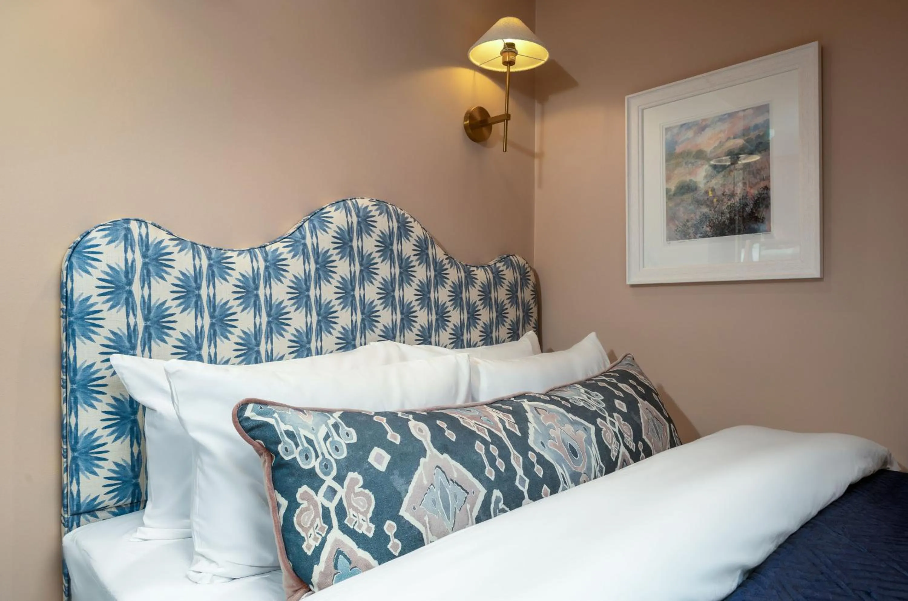 Bed in Munro Guest House