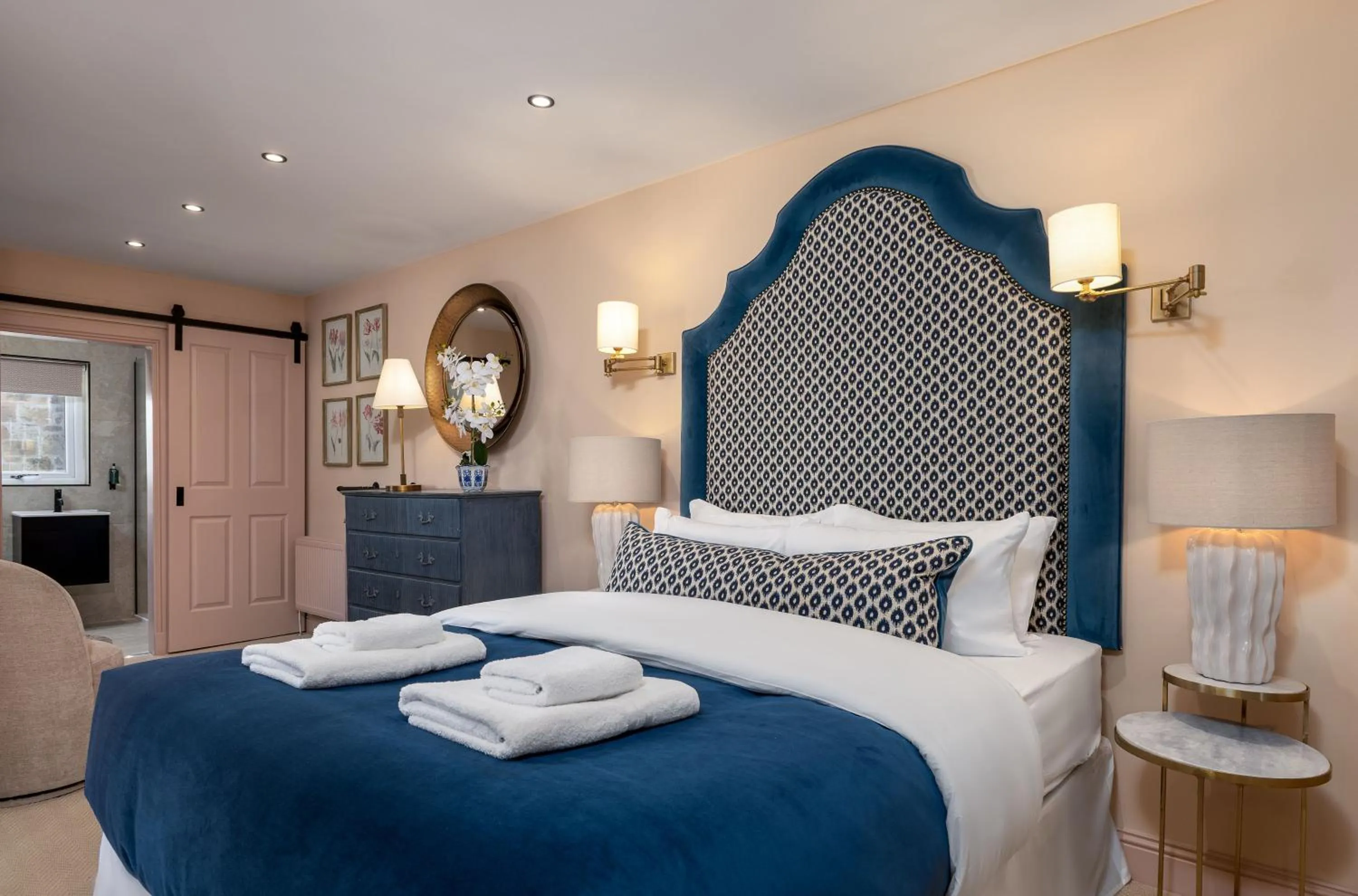 Bed in Munro Guest House