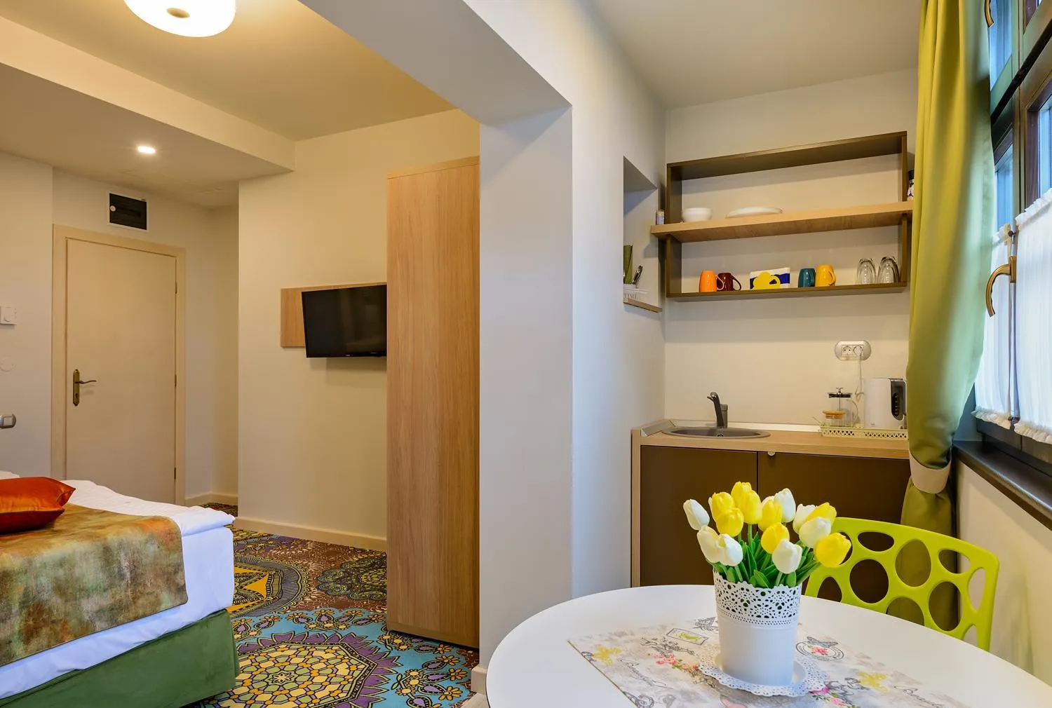 Bed in Blumenhaus Sibiu