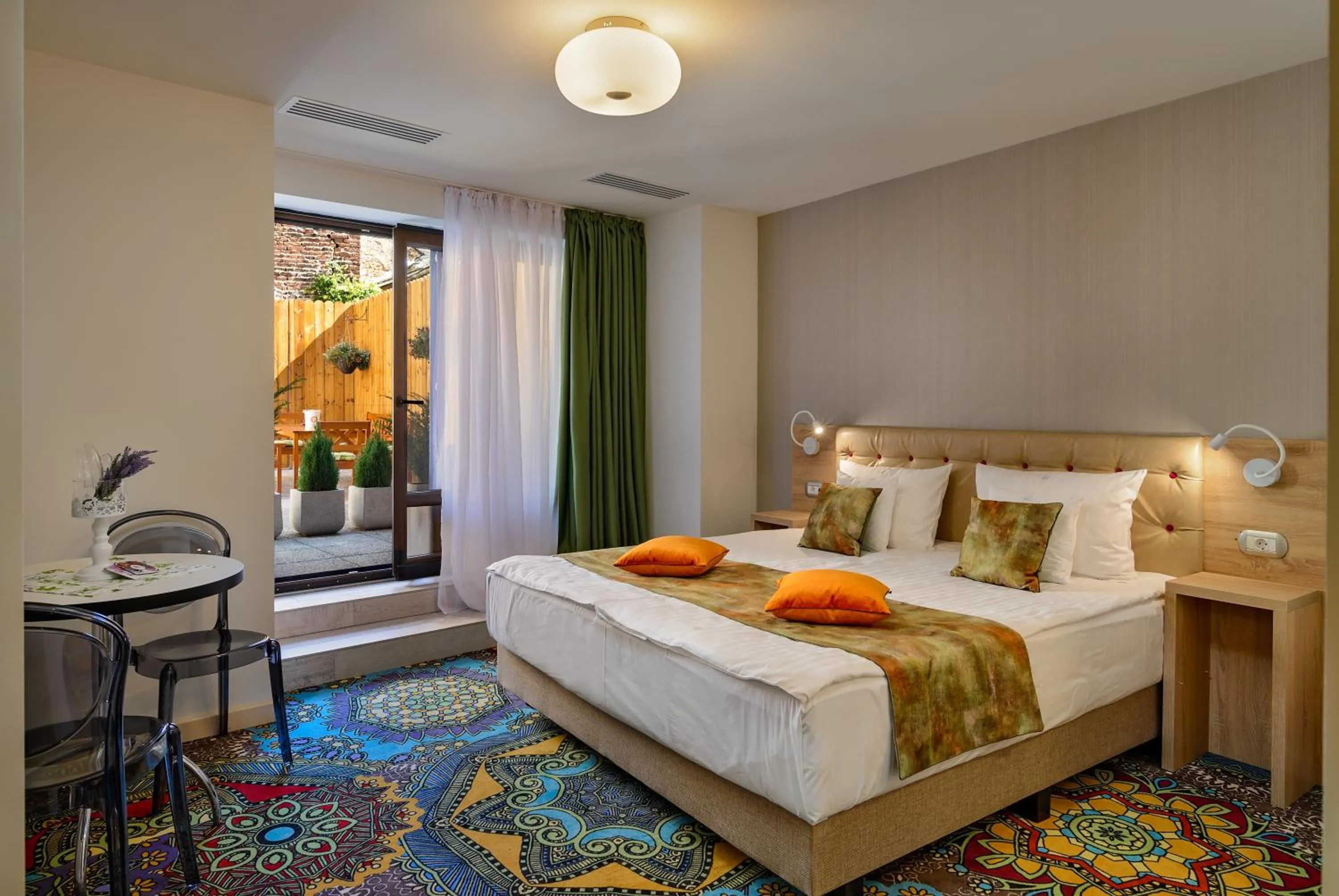 Garden view, Bed in Blumenhaus Sibiu