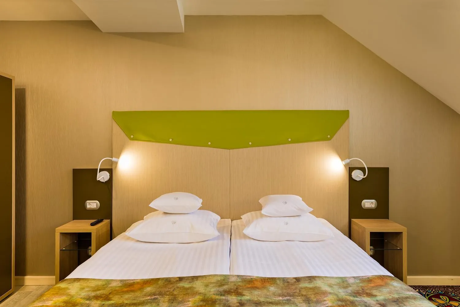 Bed in Blumenhaus Sibiu