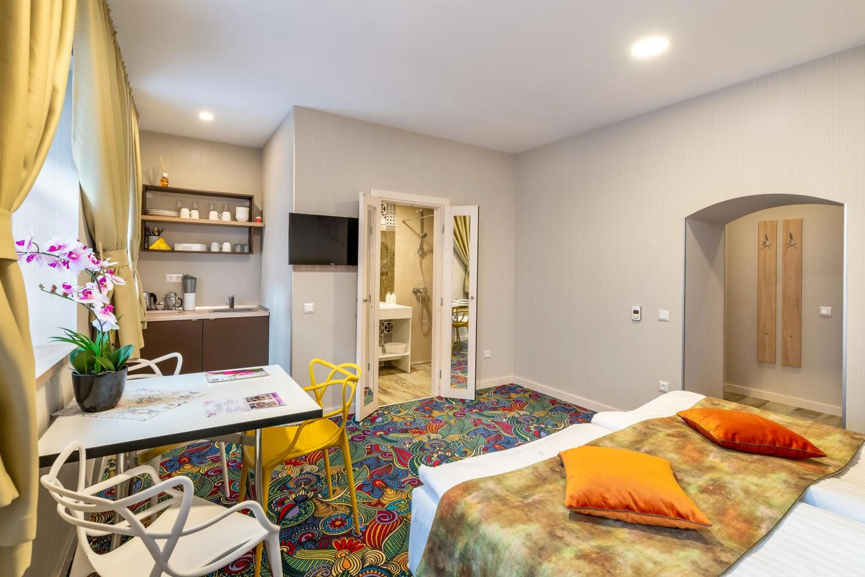 Bed in Blumenhaus Sibiu