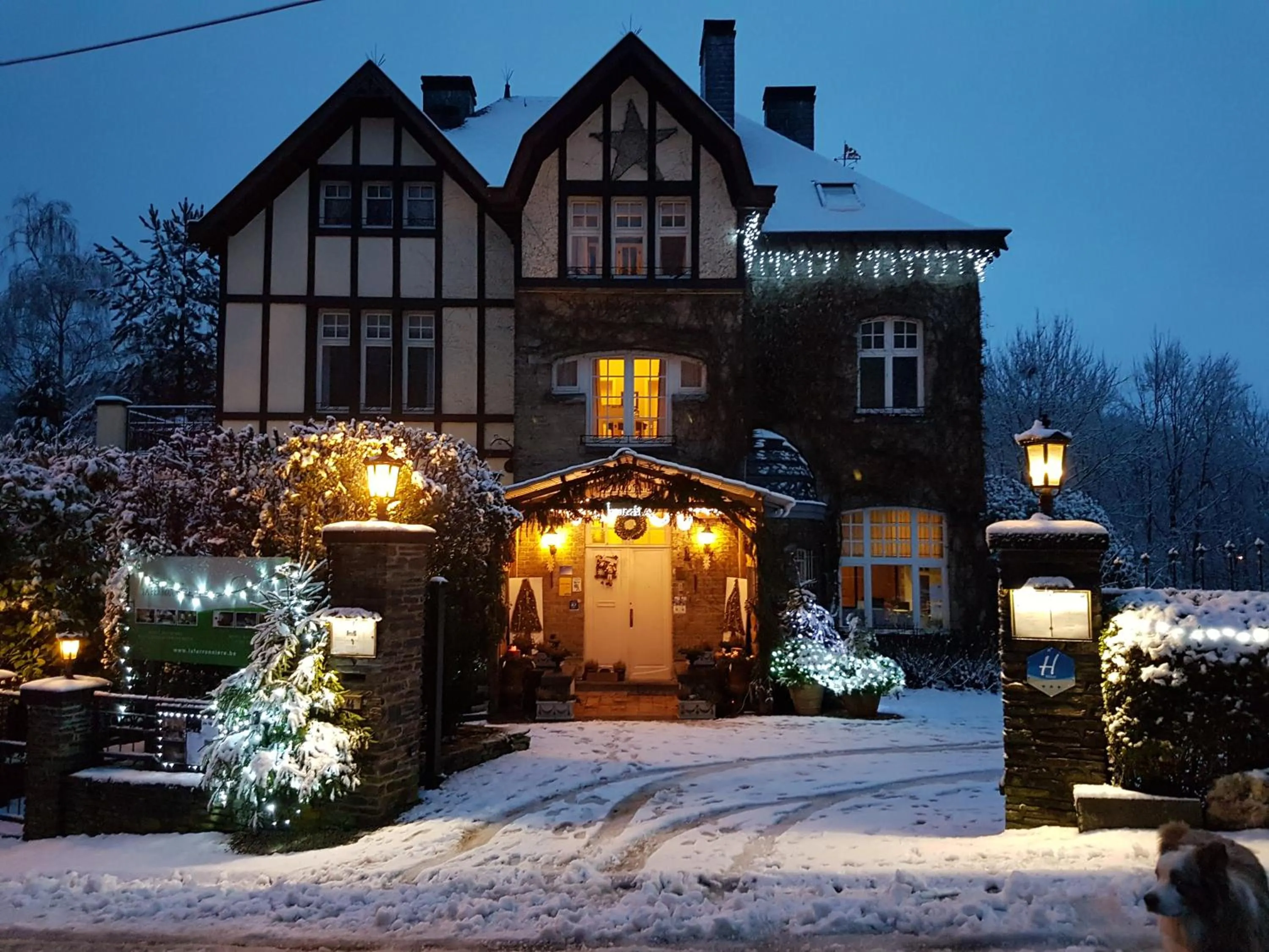 Facade/entrance in Hotel La Ferronniere
