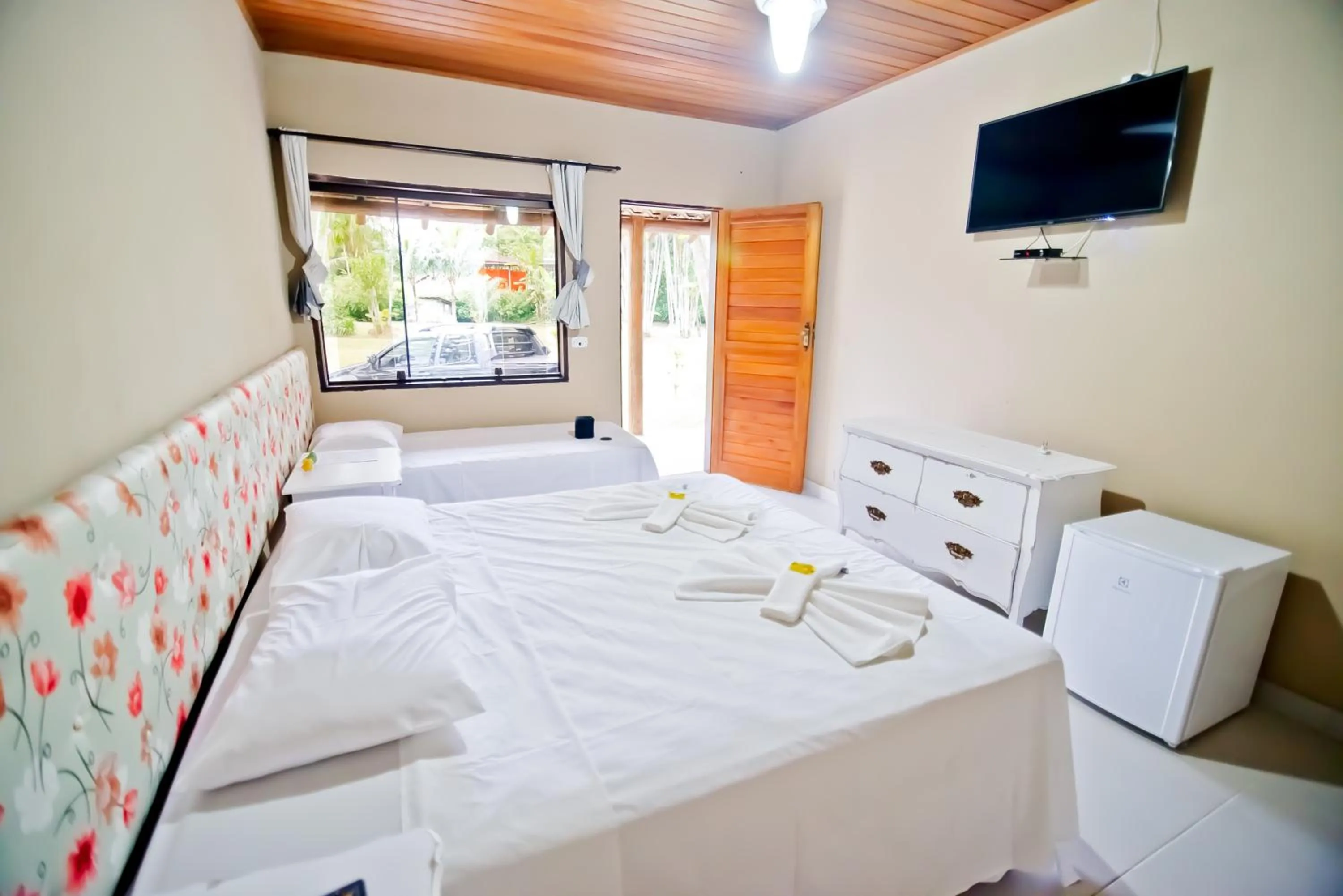 Photo of the whole room, Bed in Vila Noah Pousada