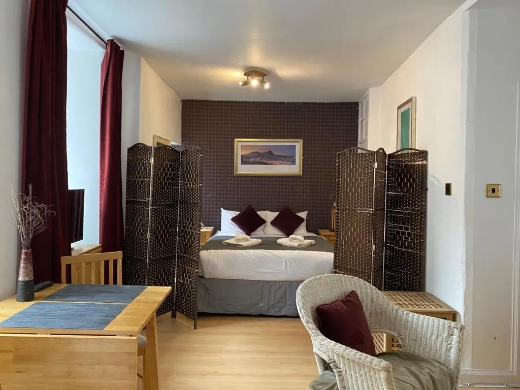 Bed in Royal Mile Suites by the Castle