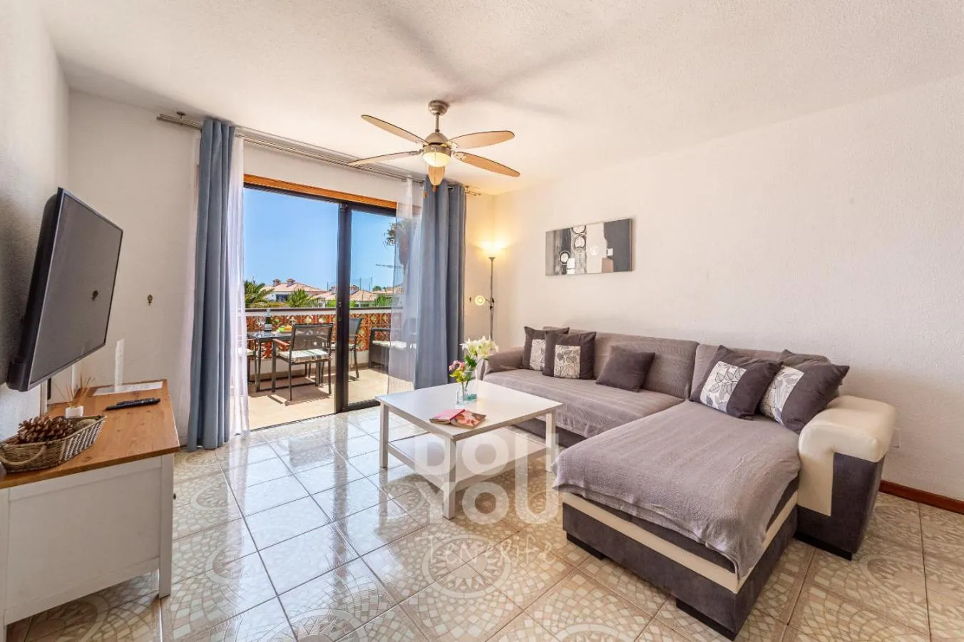 Seating area, Bed in Apartment Fairways Club