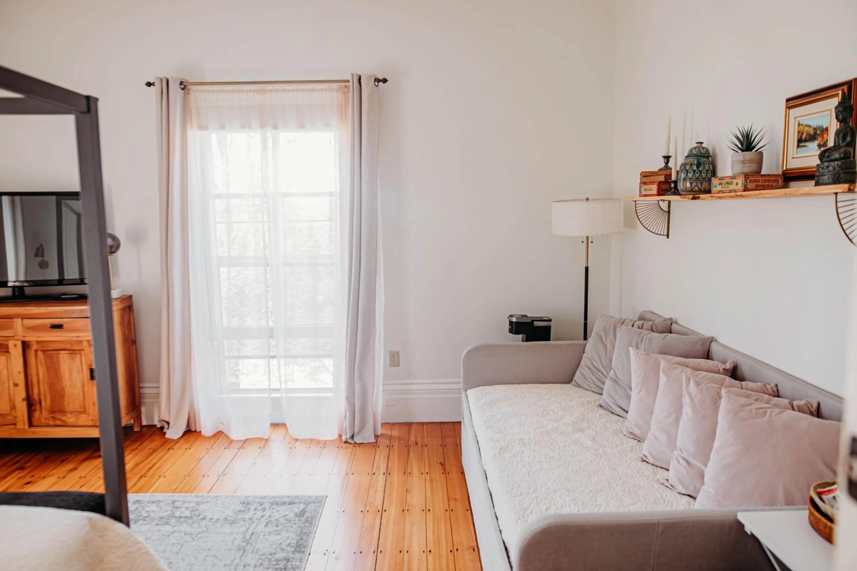 The Montague Rose Inn & Cafe