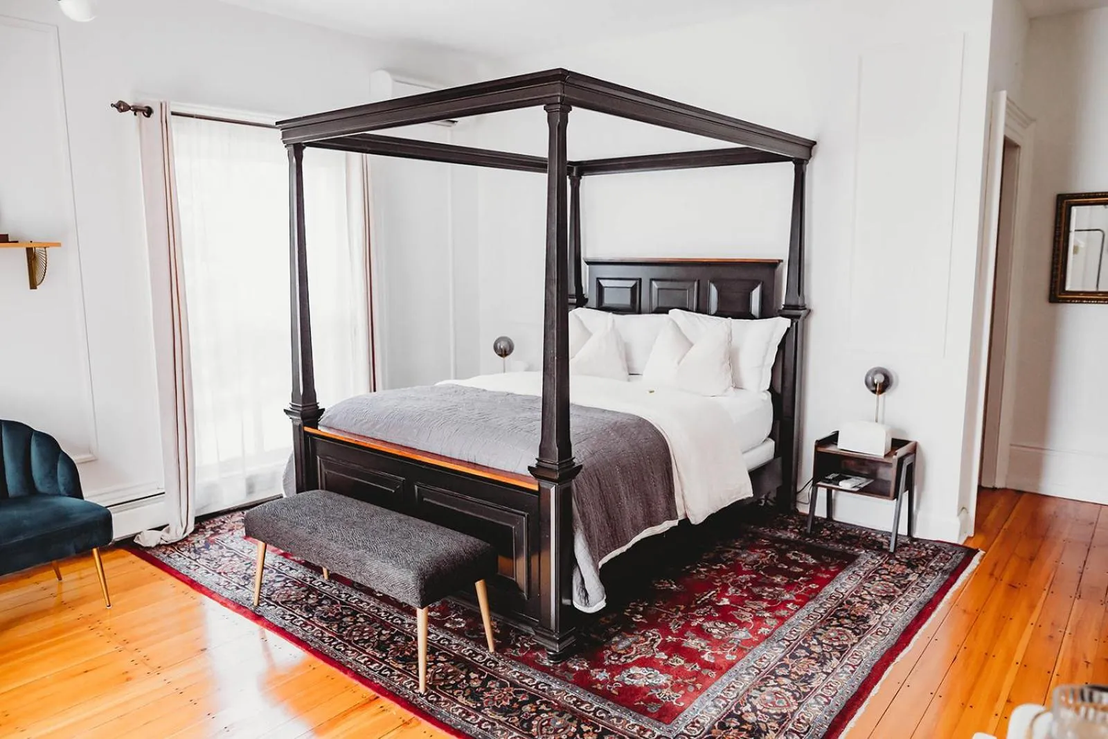 Bed in The Montague Rose Inn & Cafe