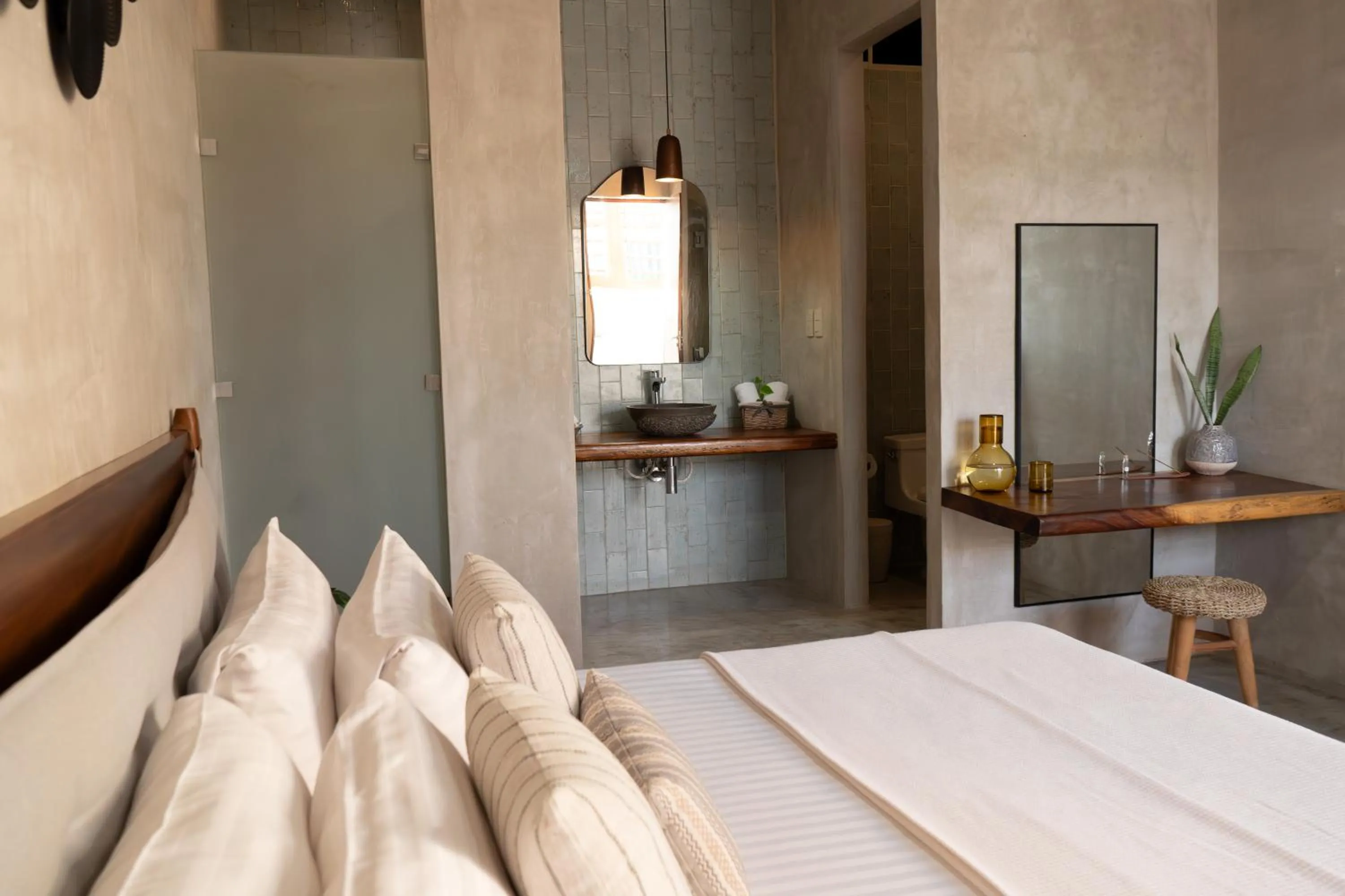 Bathroom, Bed in Hotel Siesta Holbox
