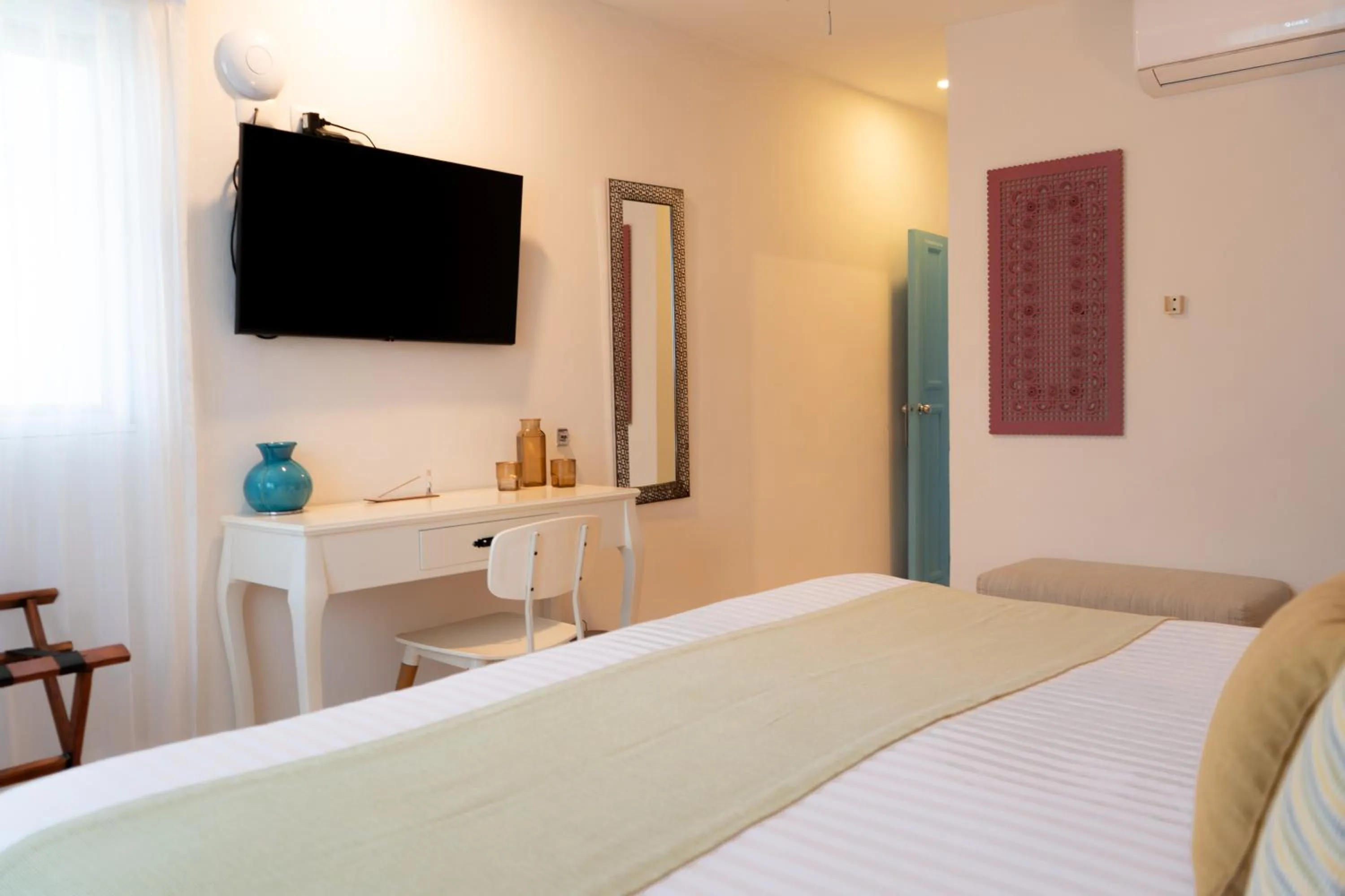 Photo of the whole room, Bed in Hotel Siesta Holbox
