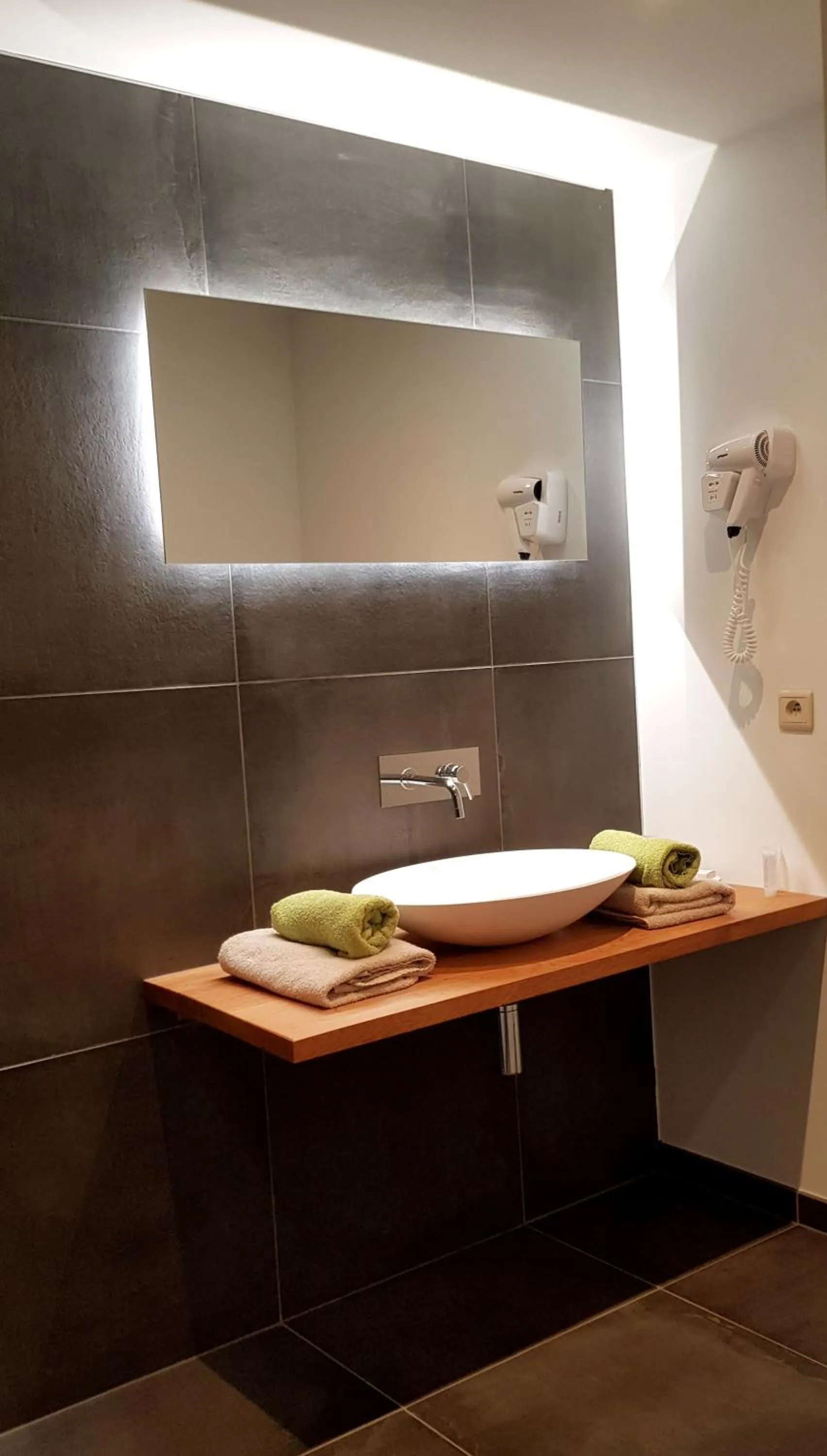 Bathroom in Hotel Côté Cour