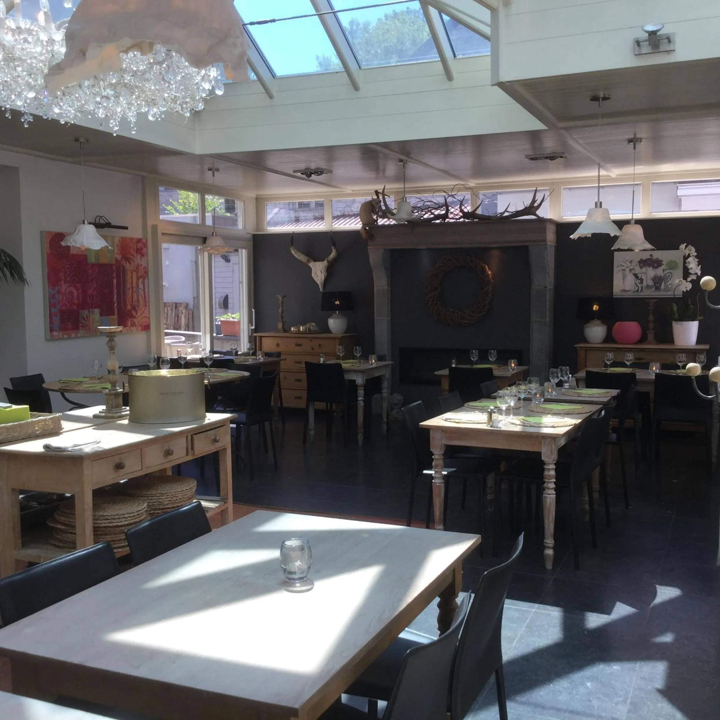 Restaurant/places to eat in Hotel Côté Cour