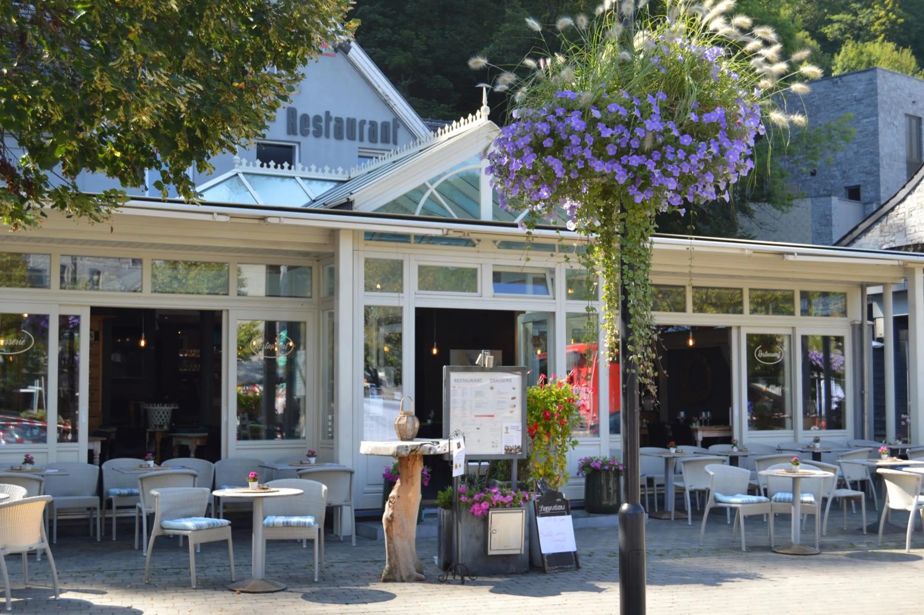 Facade/entrance in Hotel Côté Cour