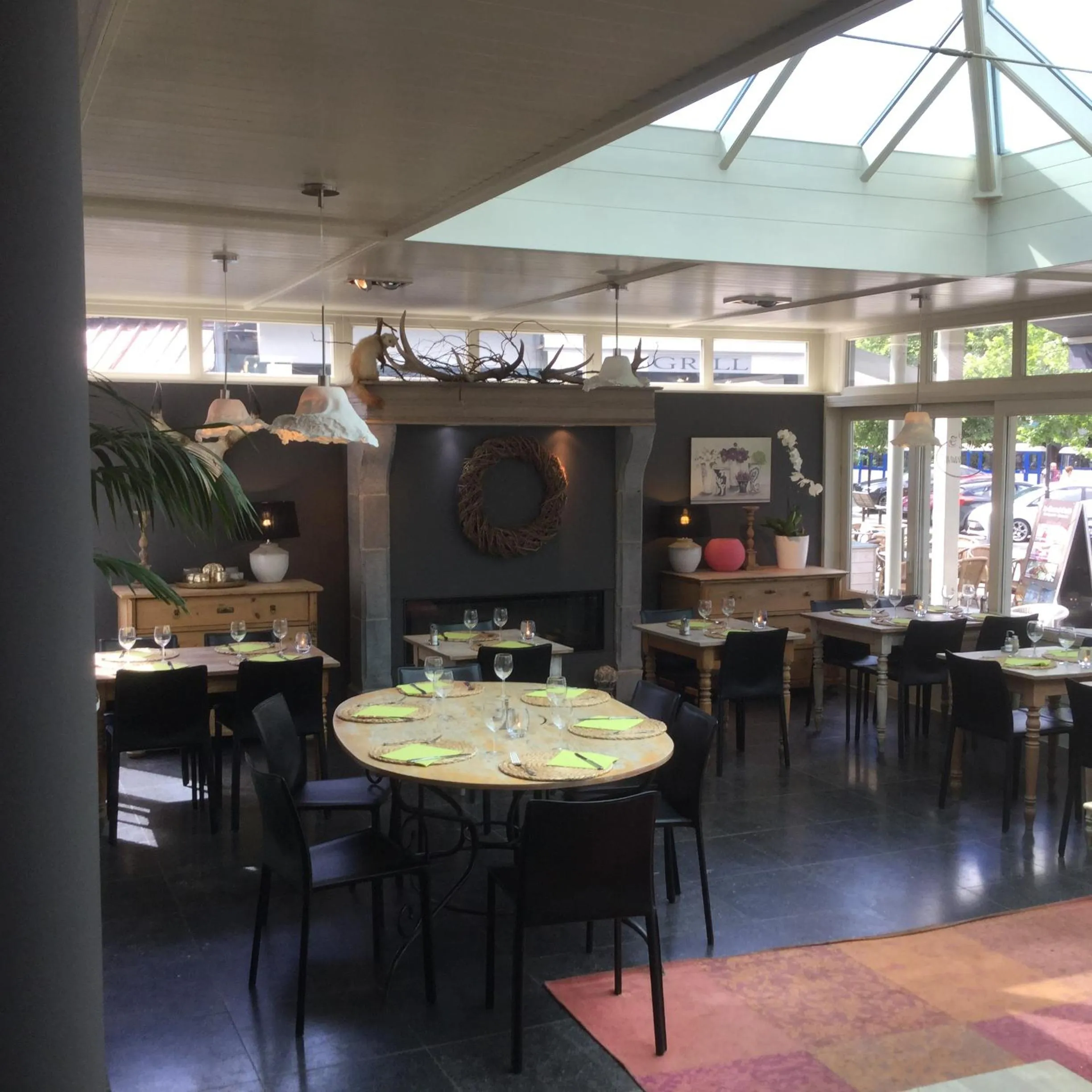 Restaurant/places to eat in Hotel Côté Cour