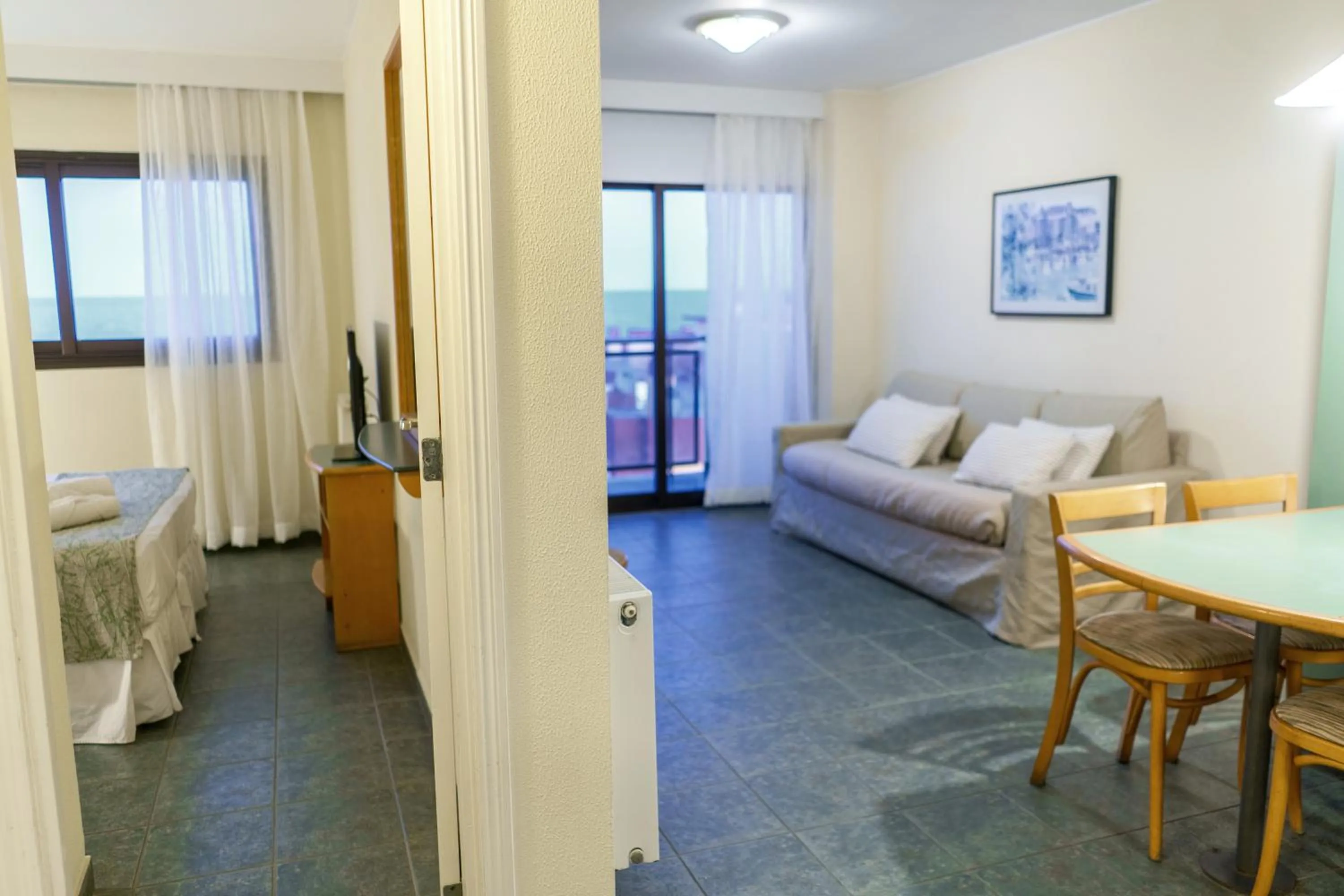 Living room, Bed in Hostal del Sol