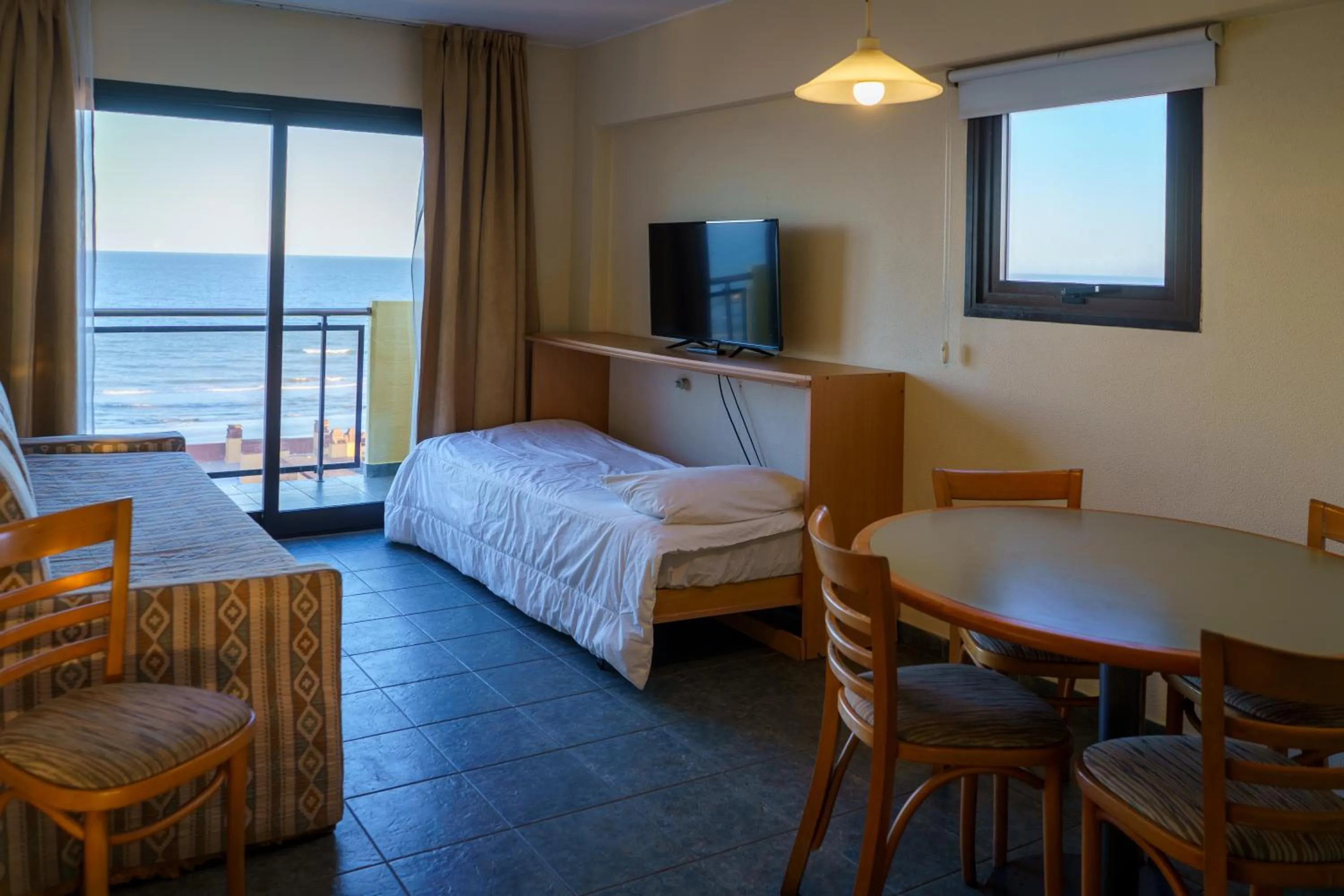 Bed in Hostal del Sol