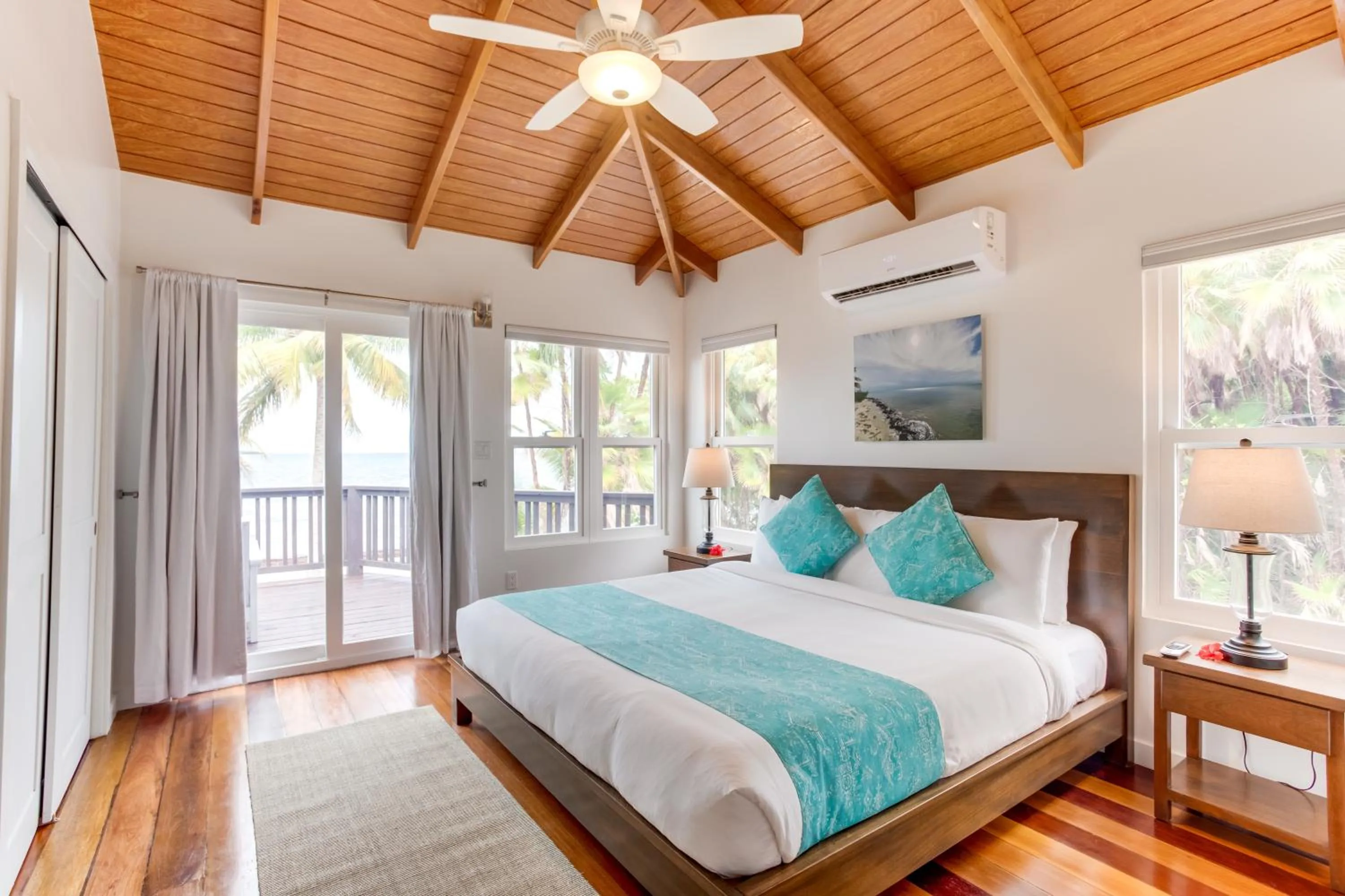 Bed in Naïa Resort and Spa