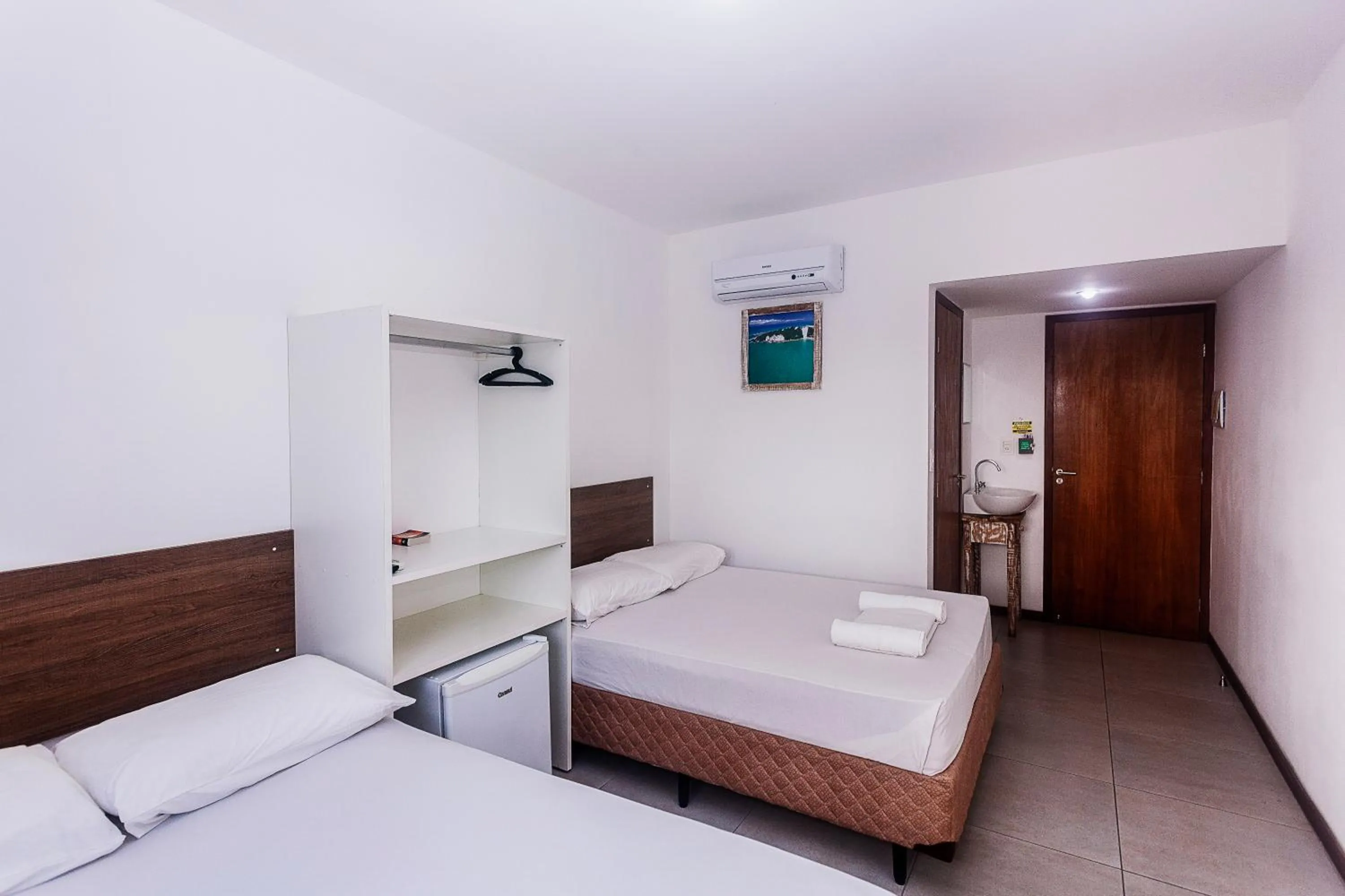 Bedroom, Bed in Economy Suites