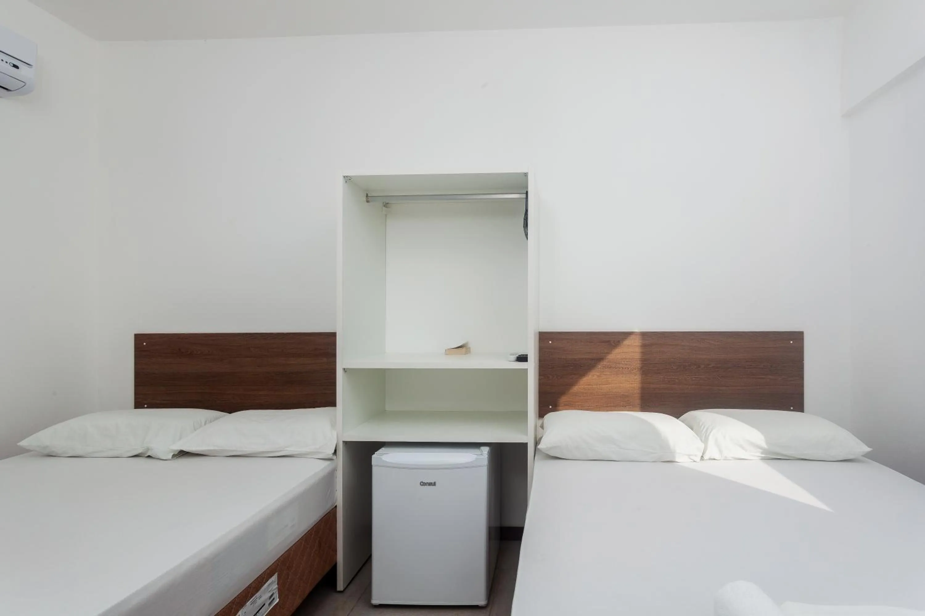 Bedroom, Bed in Economy Suites