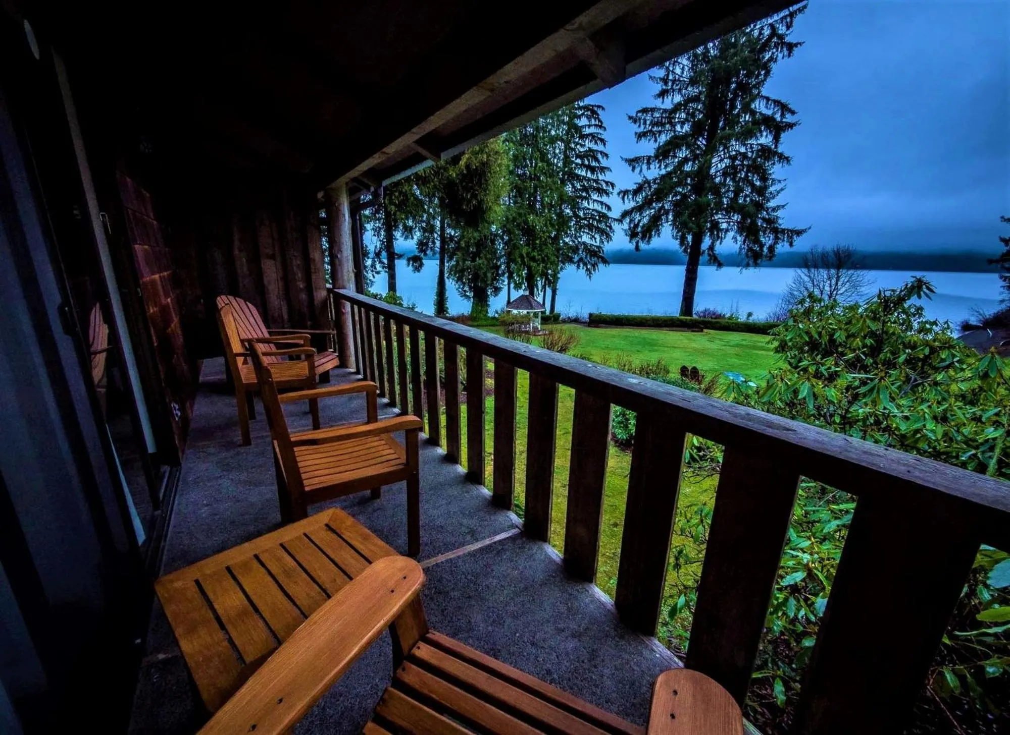 Balcony/Terrace in Lake Quinault Lodge
