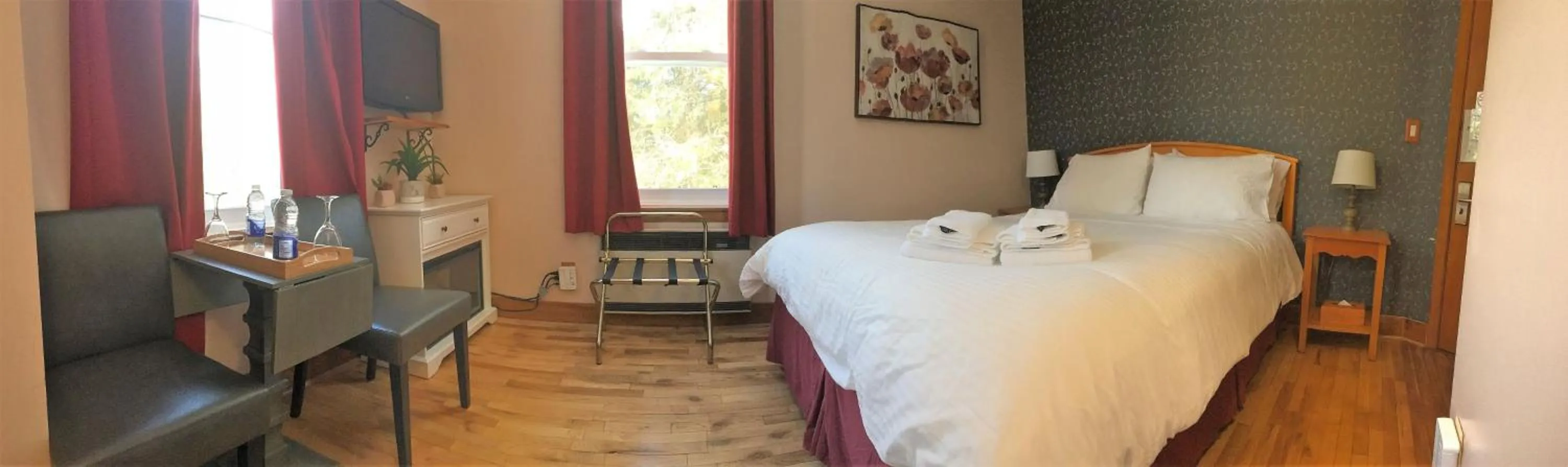 Photo of the whole room in Auberge Clos-Joli