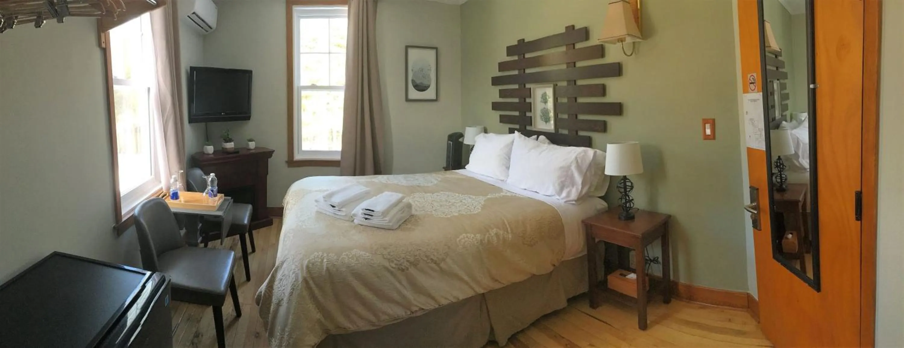 Photo of the whole room in Auberge Clos-Joli