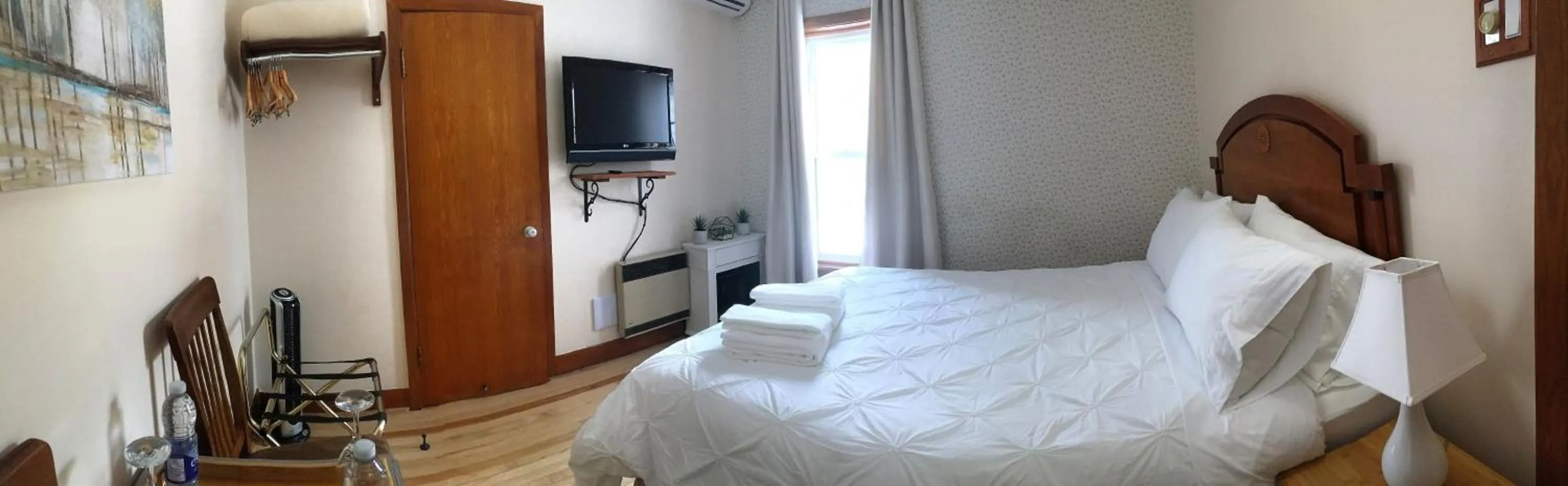 Photo of the whole room in Auberge Clos-Joli