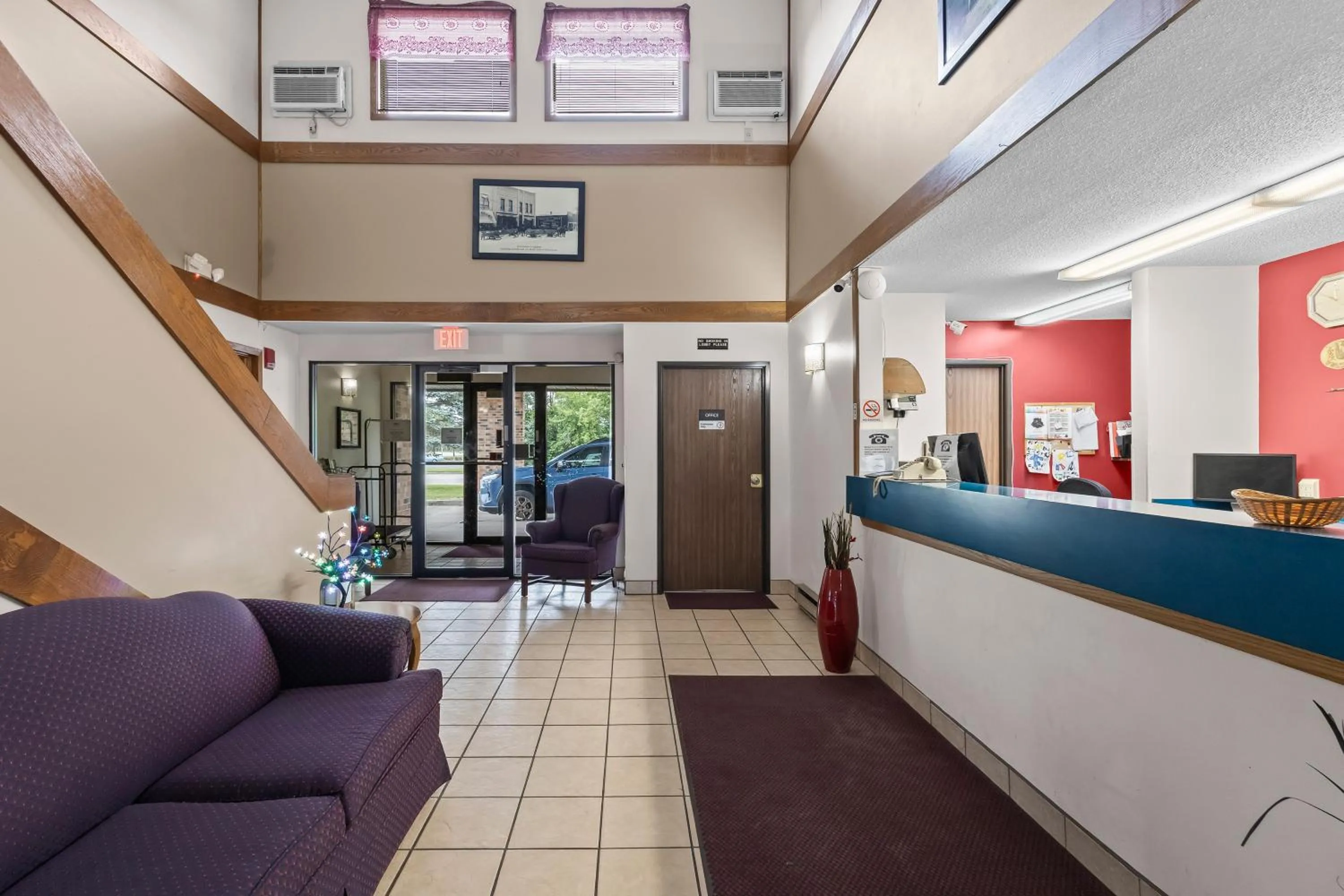 Lobby or reception in Wautoma Inn by OYO near Airport WI 73