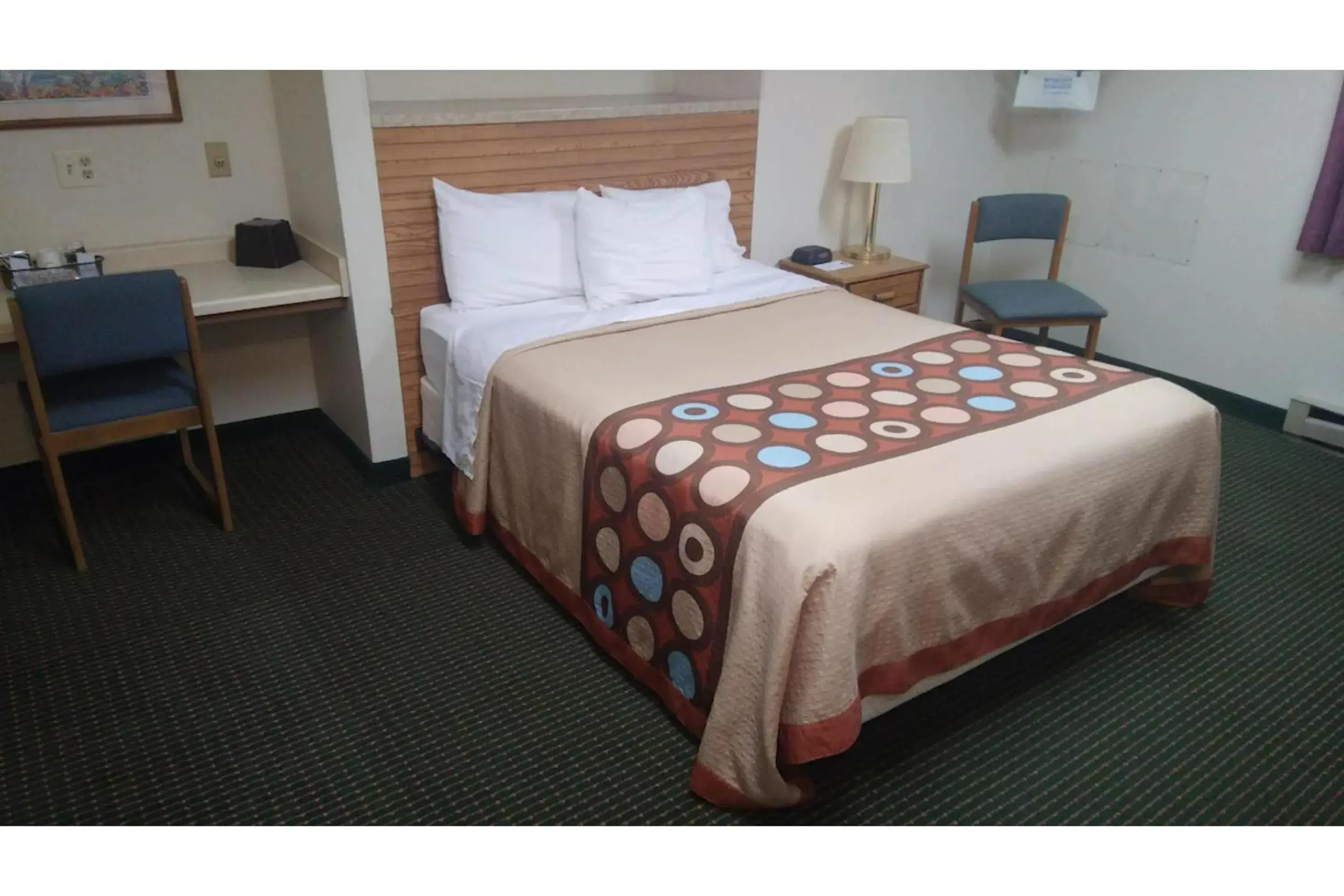 Queen Bed Suite Non Smoking in Wautoma Inn by OYO near Airport WI 73 Queen Bed Suite Non Smoking in Wautoma Inn by OYO near Airport WI 73