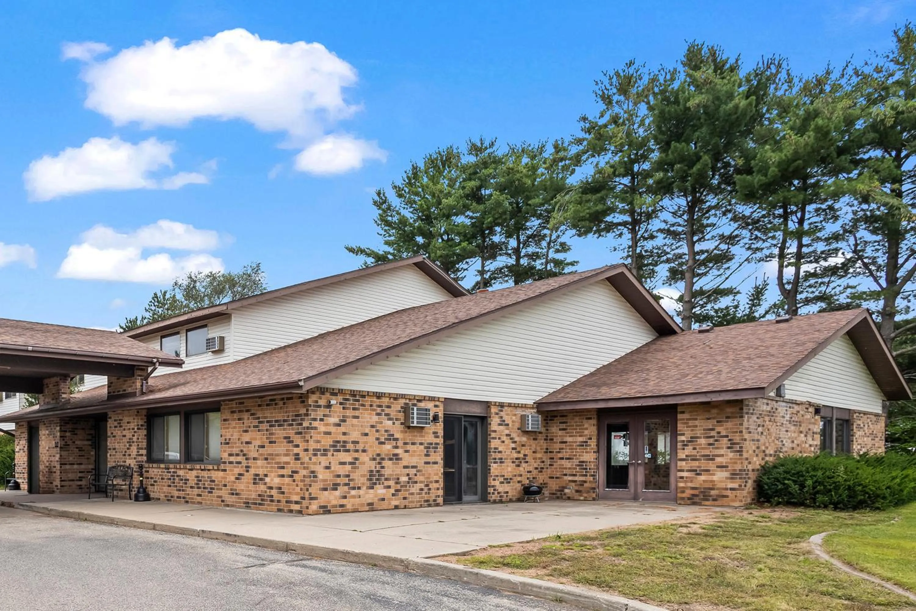 Facade/entrance in Wautoma Inn by OYO near Airport WI 73