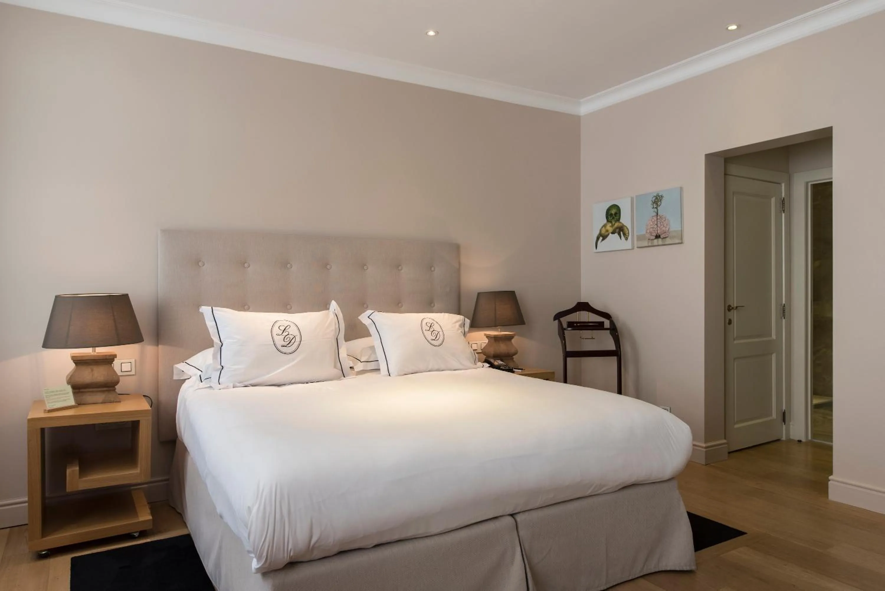 Food and drinks, Bed in Hotel le Dixseptieme