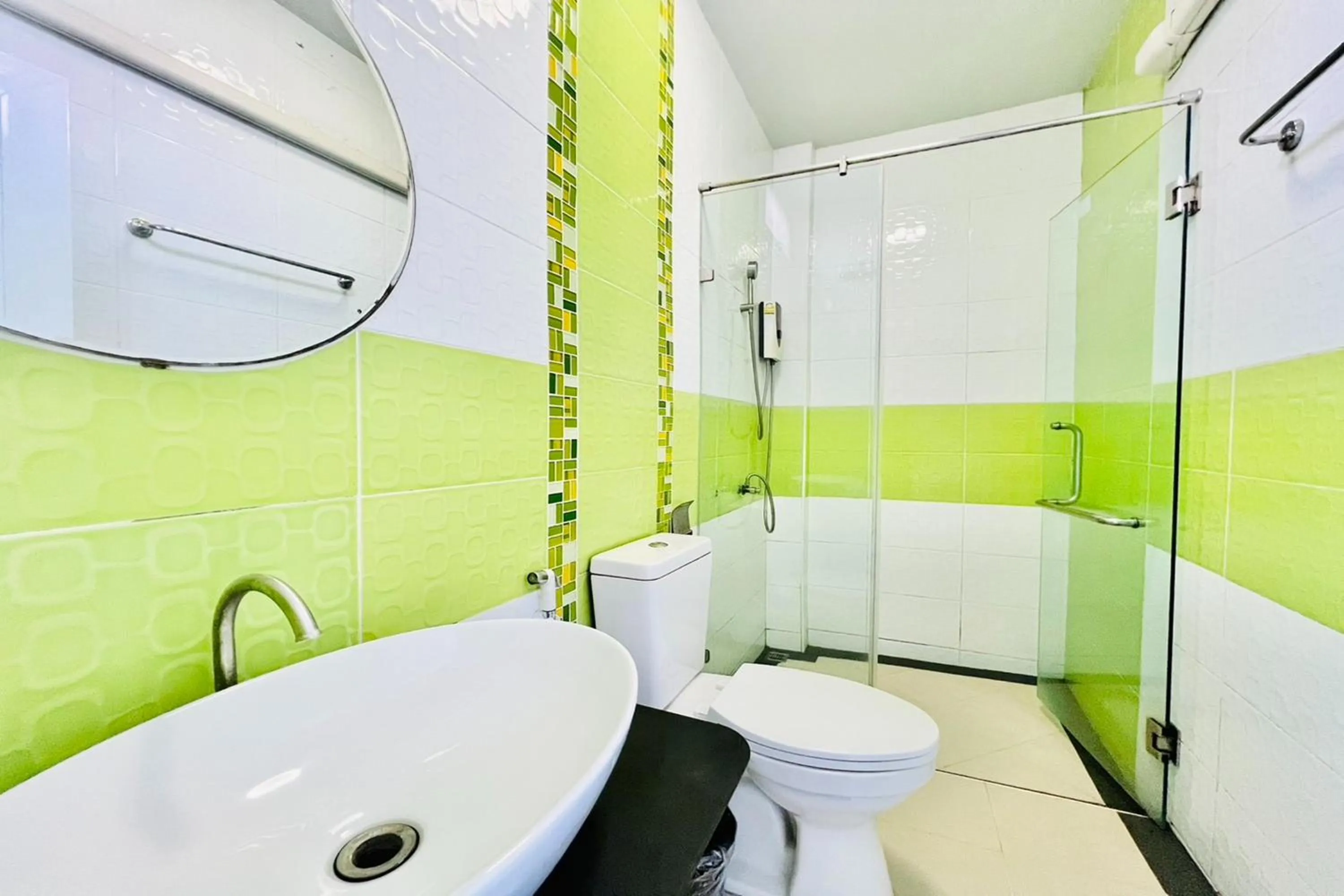 Shower in Veerakit Grand Hotel