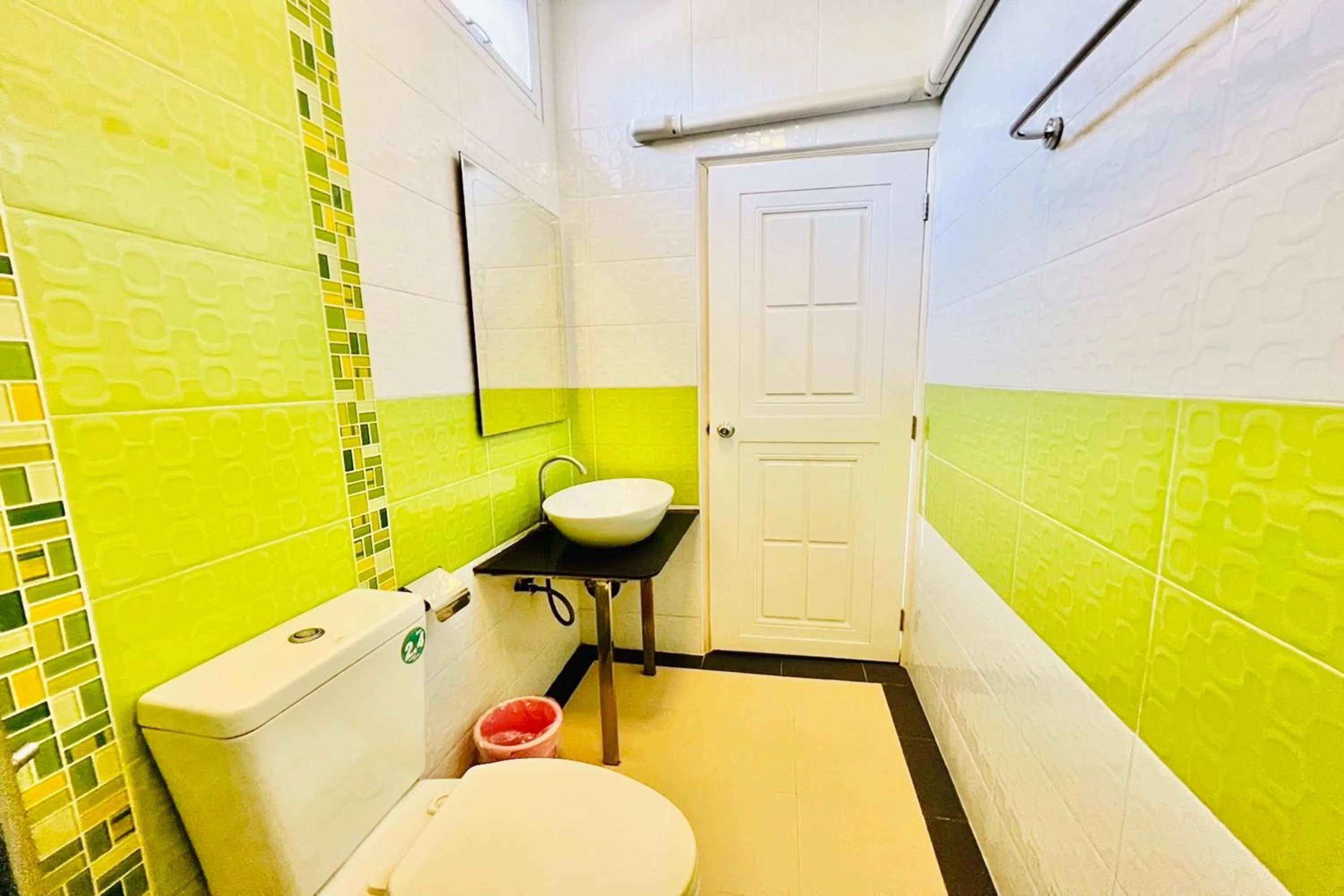 Toilet in Veerakit Grand Hotel