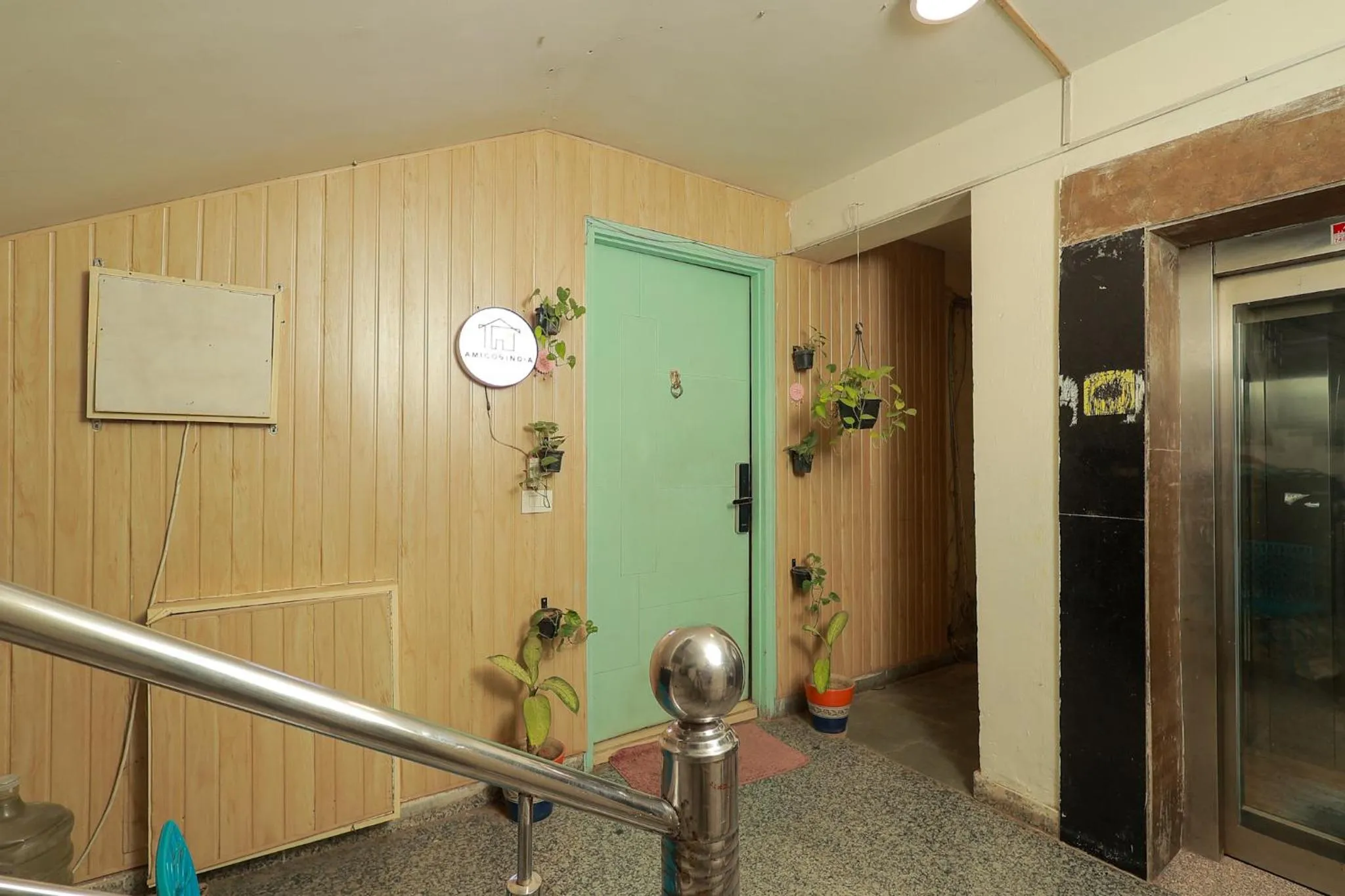 Facade/entrance in AmigosIndia