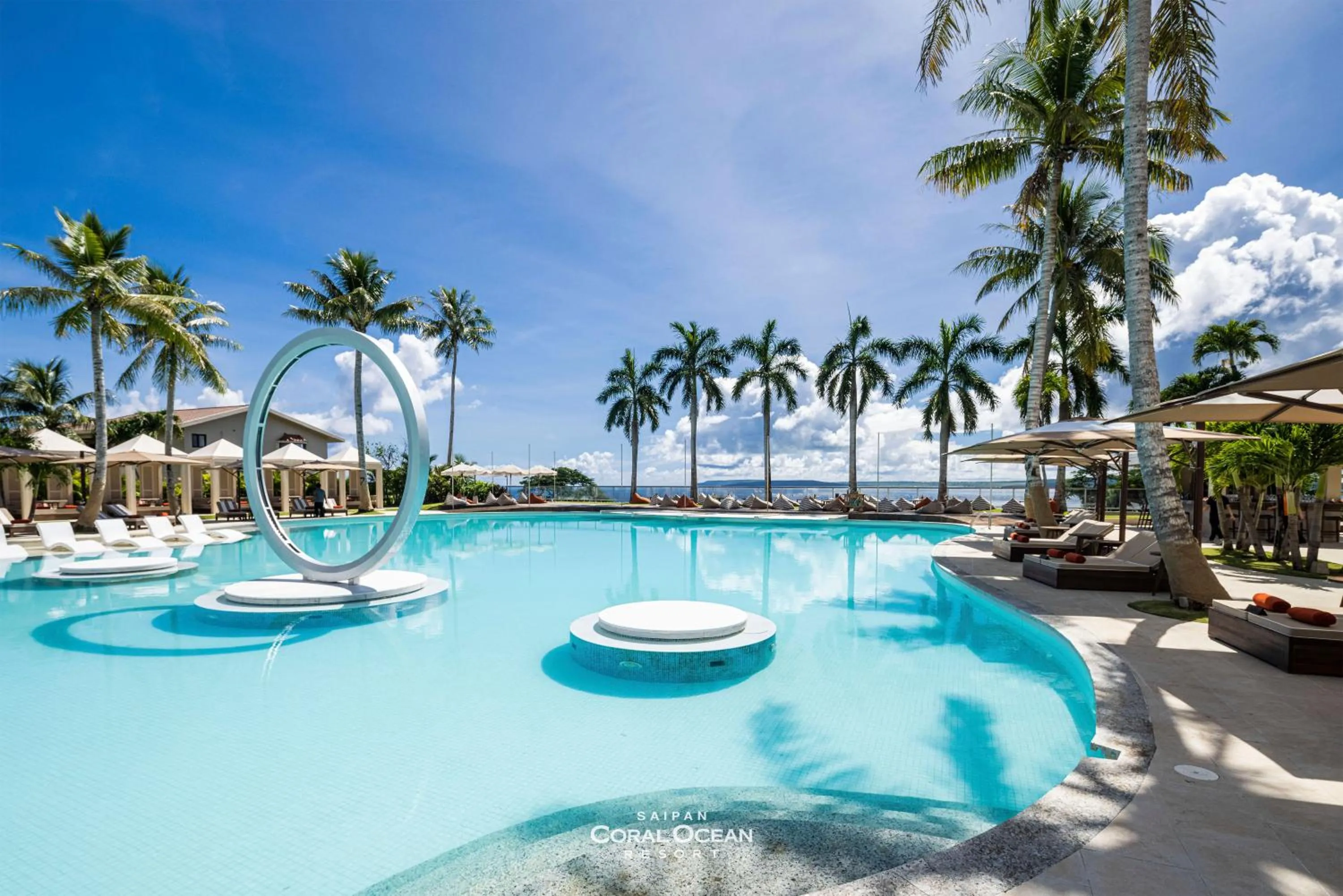 Swimming pool in Coral Ocean Resort