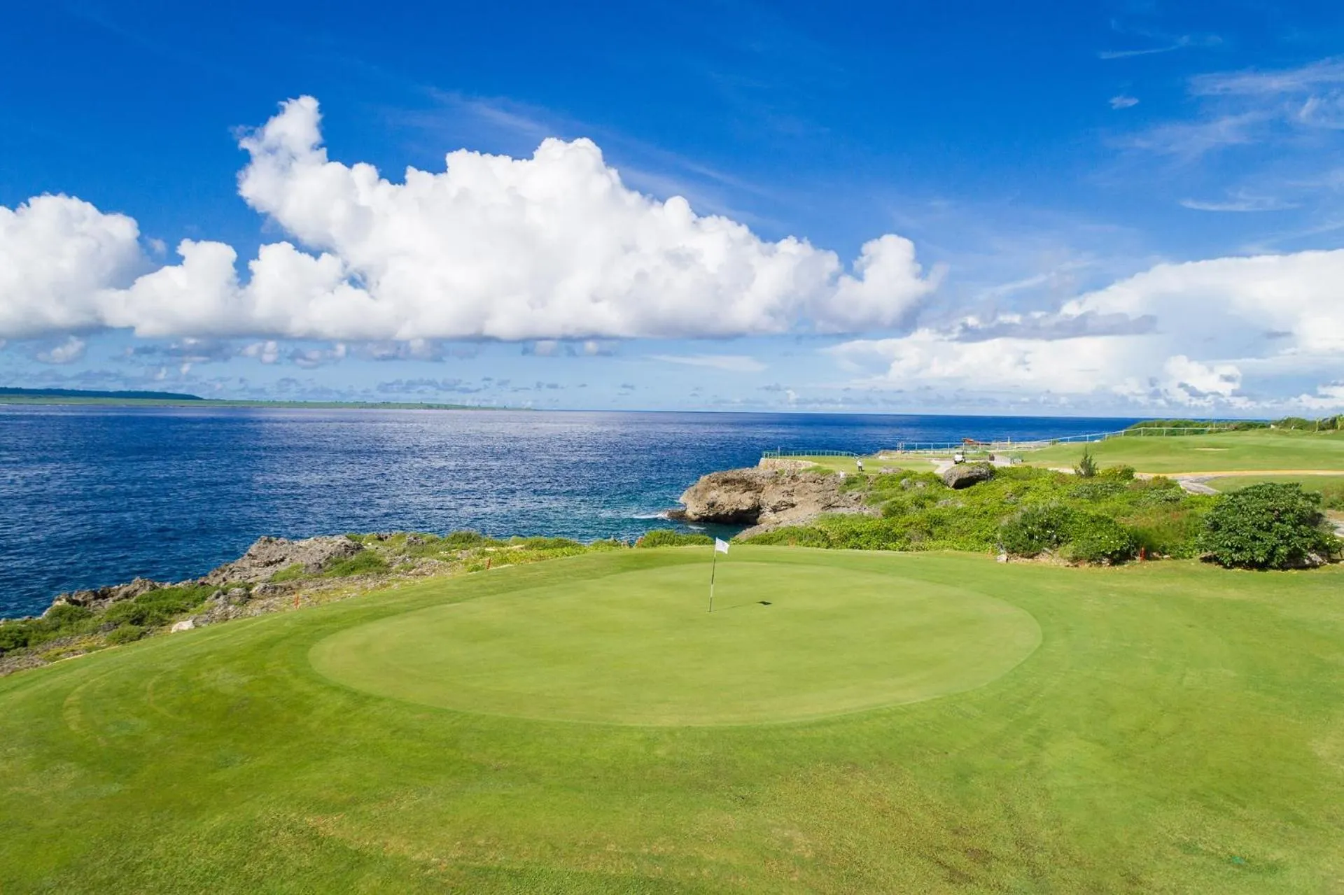 Golfcourse in Coral Ocean Resort