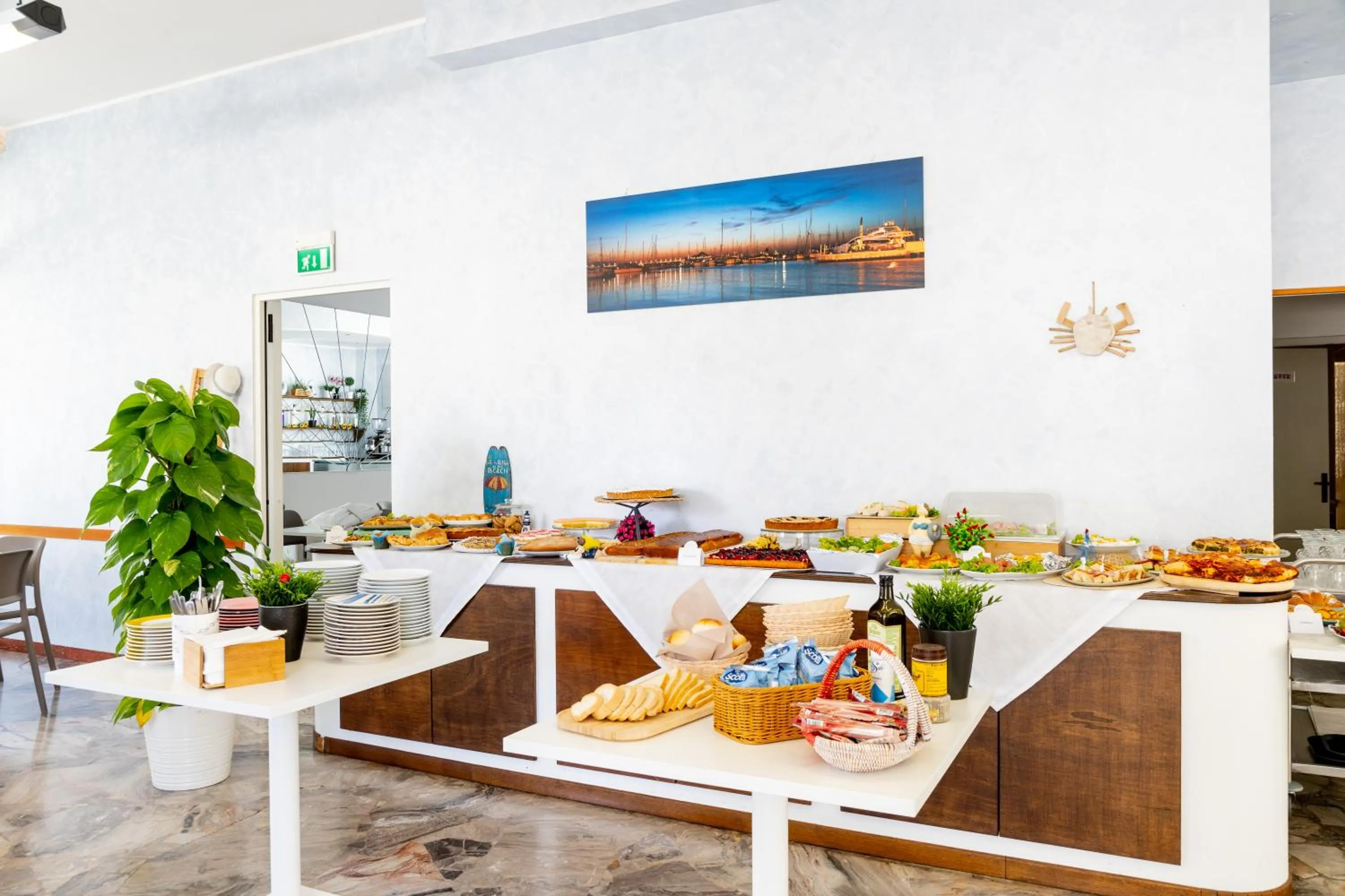 Restaurant/places to eat in Beach Hotel Clerice