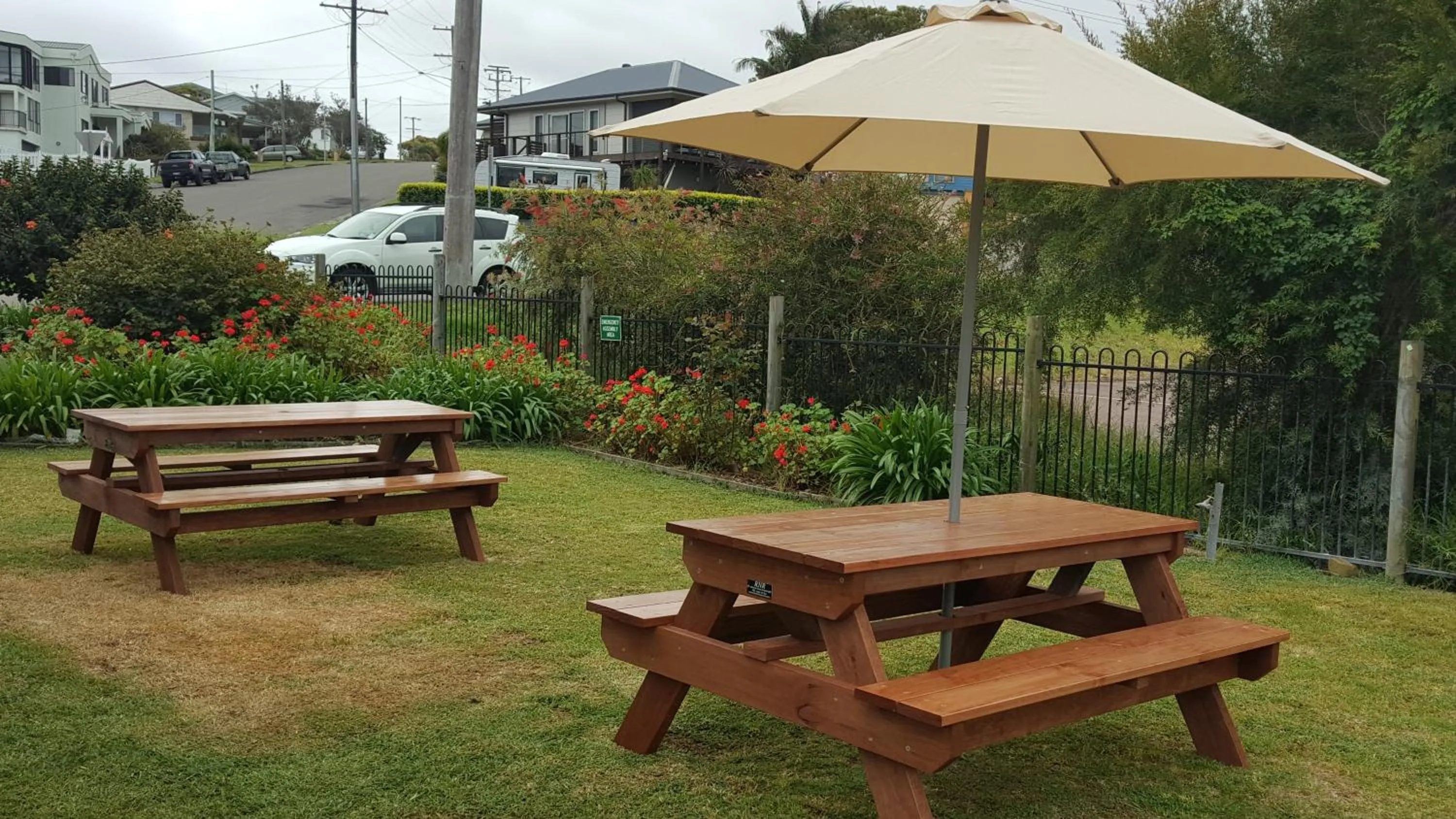 Garden in Hibiscus Lakeside Motel