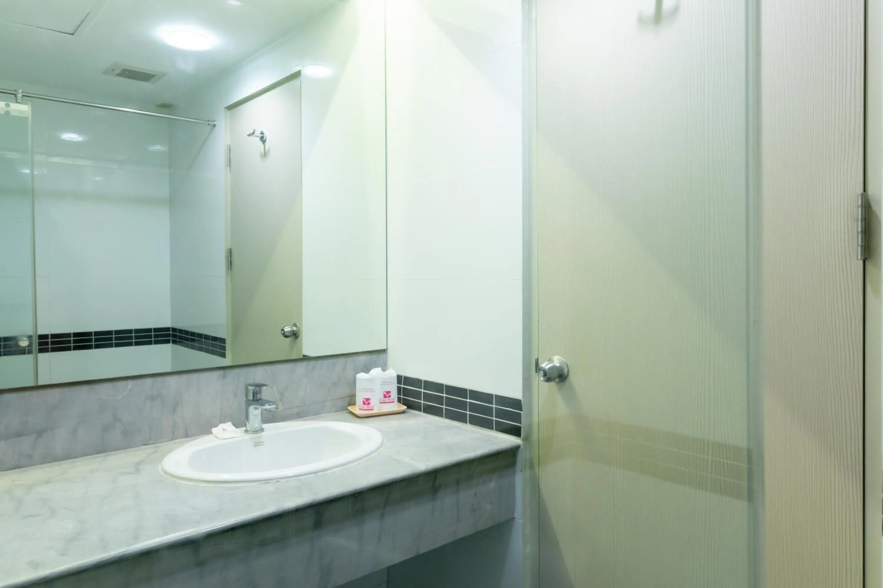 Bathroom in Viva Hotel Songkhla