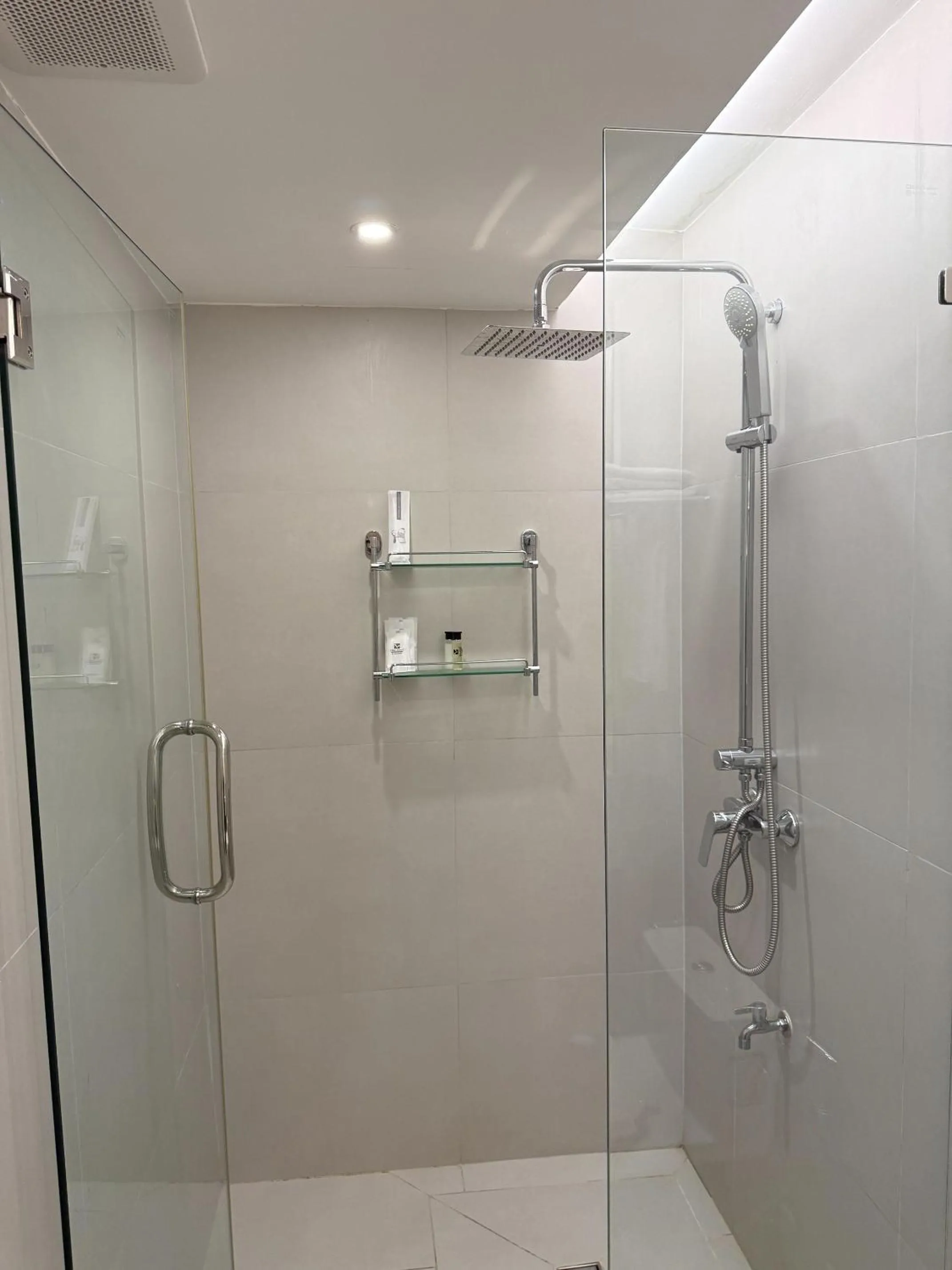 Bathroom in Viva Hotel Songkhla