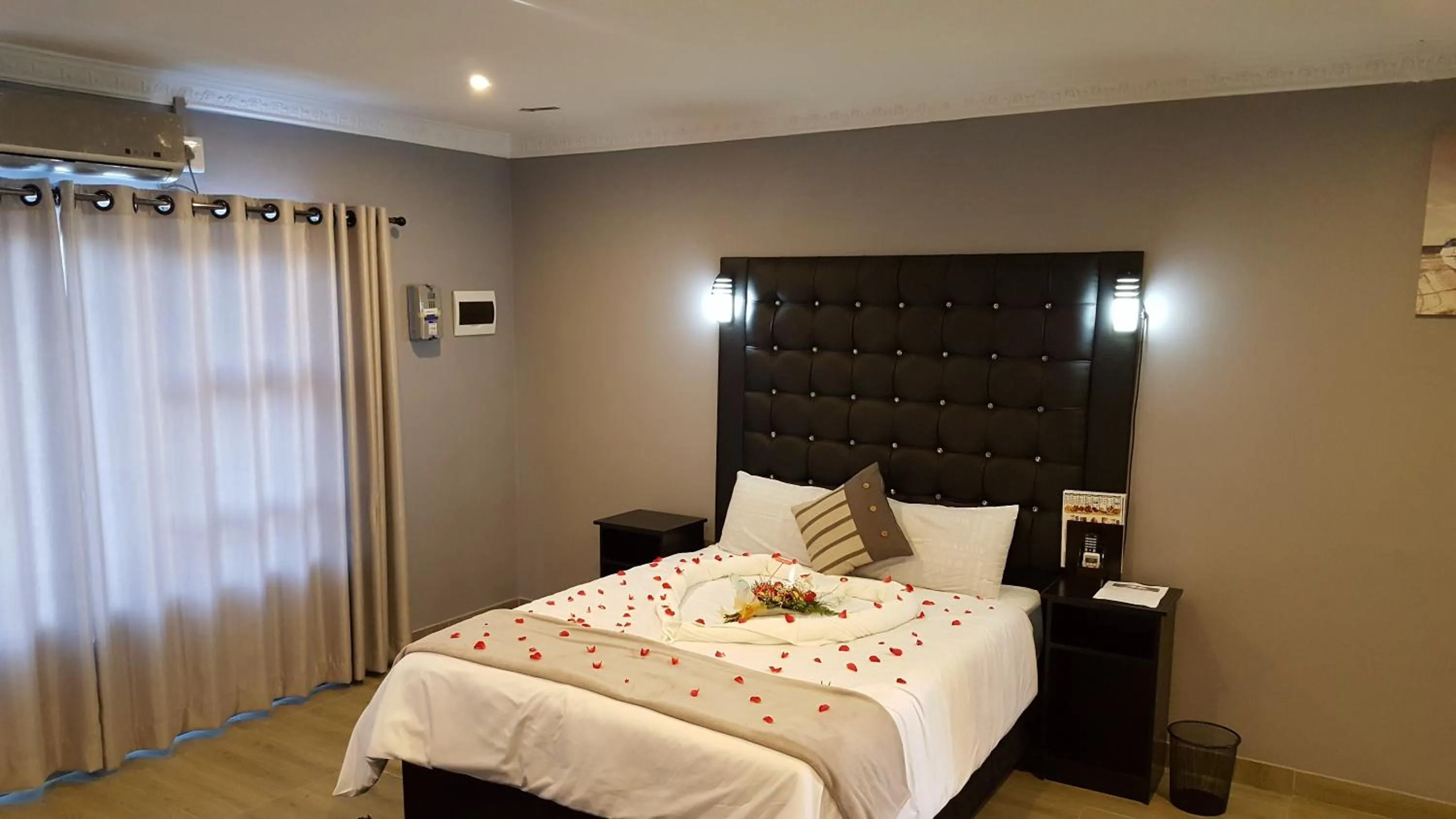 Bed in The Green Olive Guesthouse