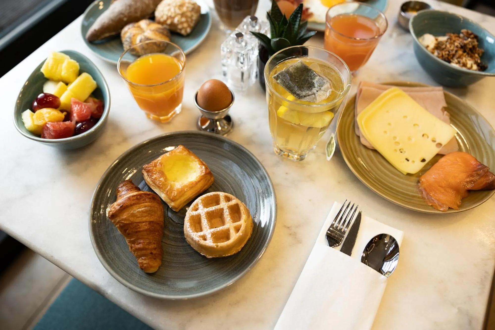 Breakfast in Holiday Inn Brussels Schuman by IHG