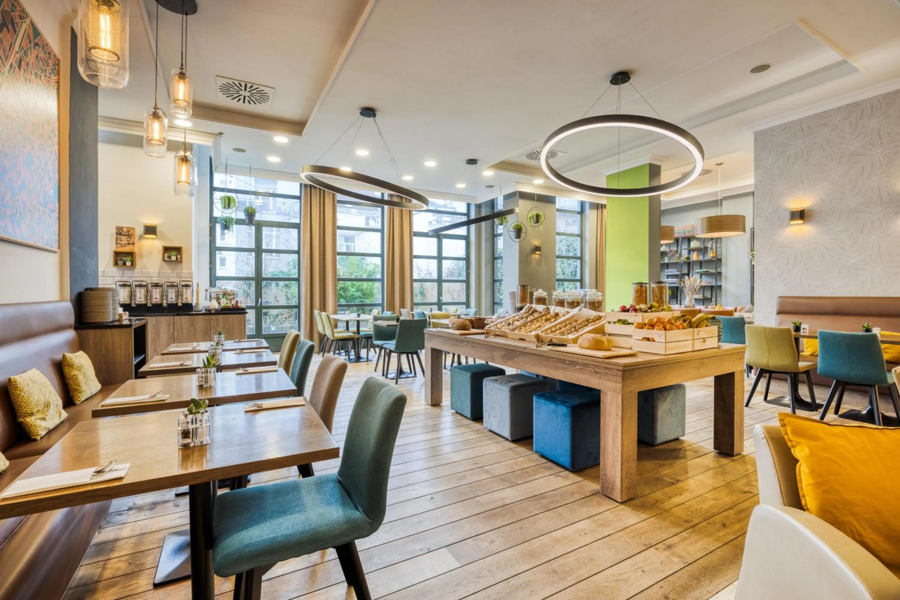 Breakfast in Holiday Inn Brussels Schuman by IHG