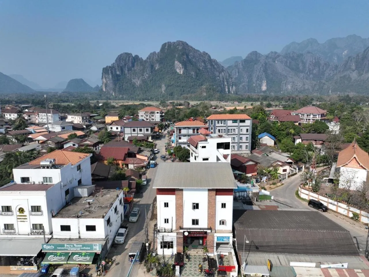 Property building in Vangvieng Rock Backpacker Rooftop Hostel