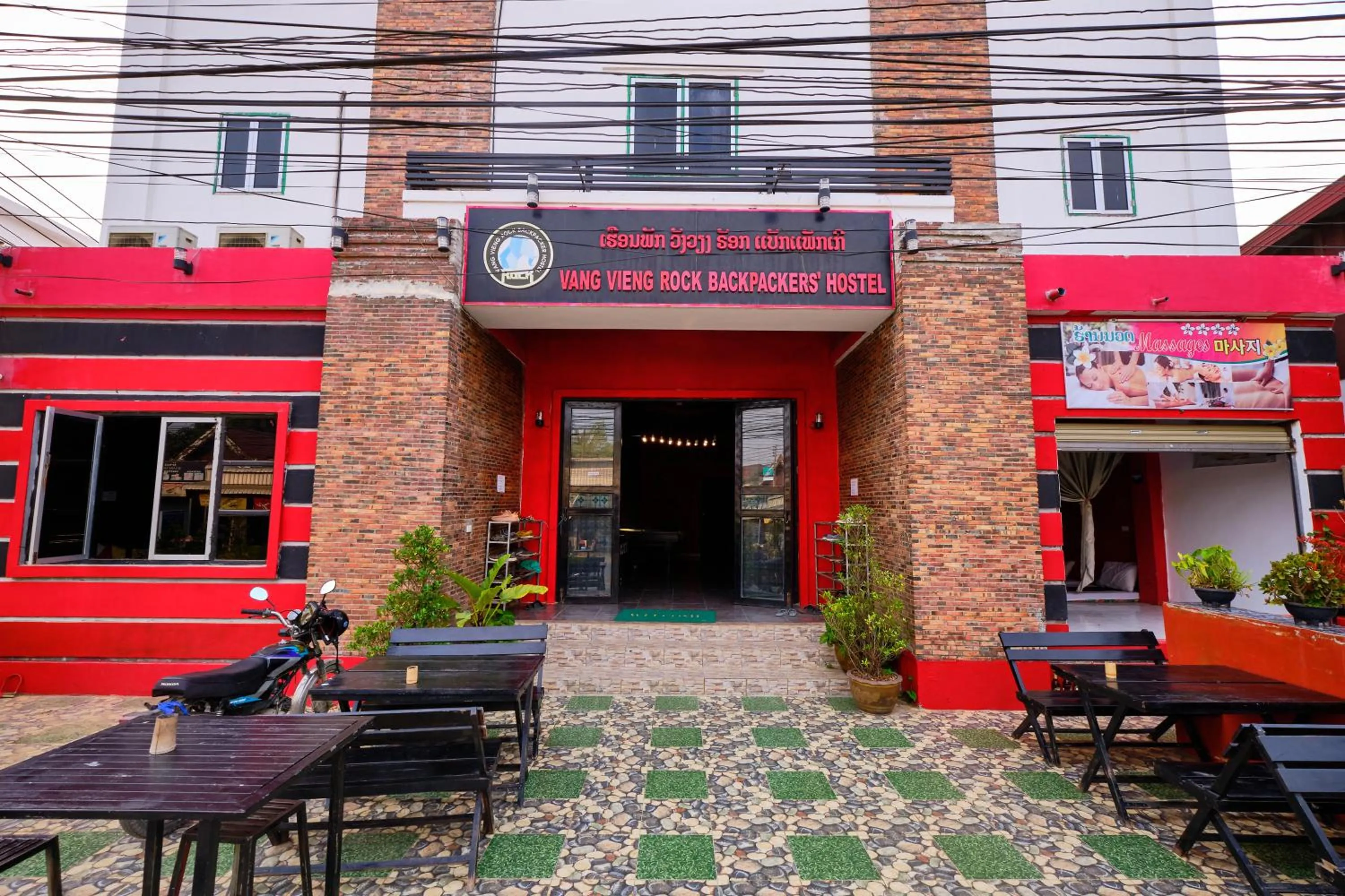 Property building in Vangvieng Rock Backpacker Rooftop Hostel