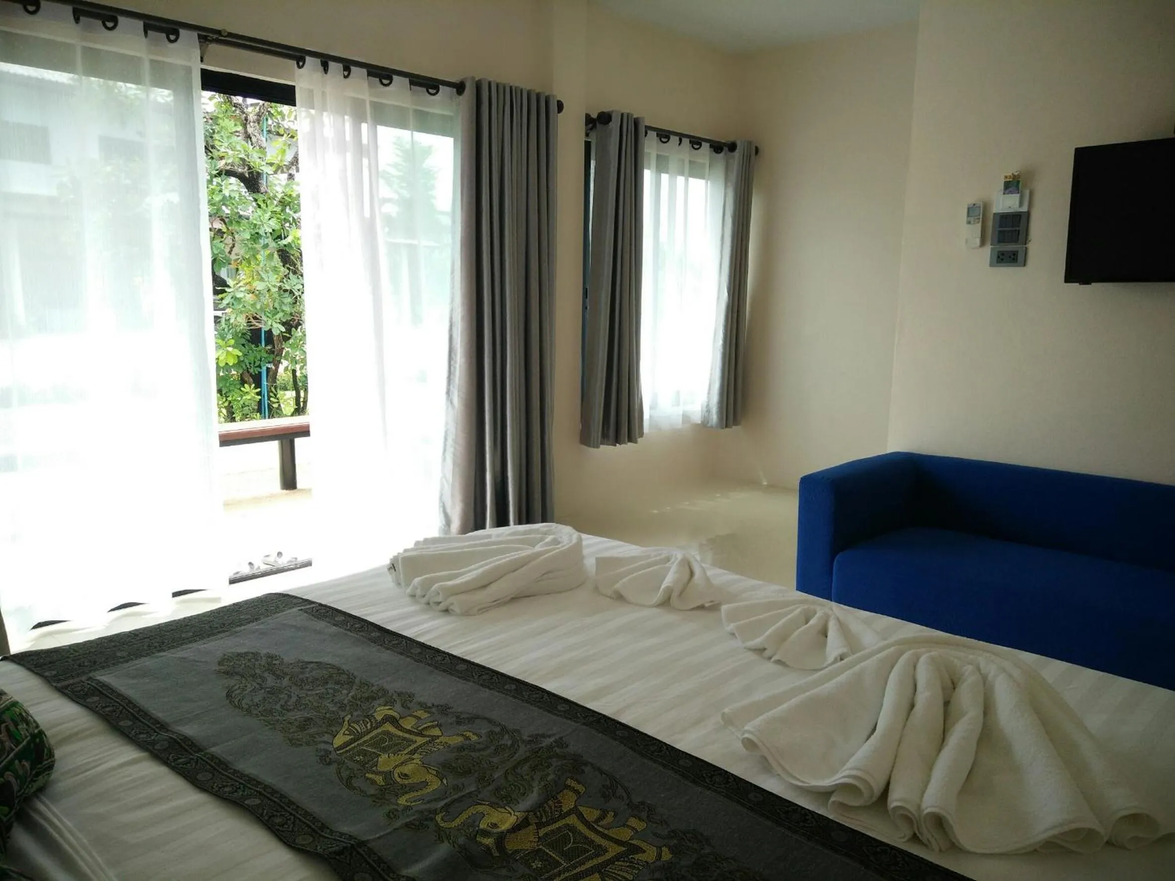 Bedroom, Bed in Lampang Green Garden Resort