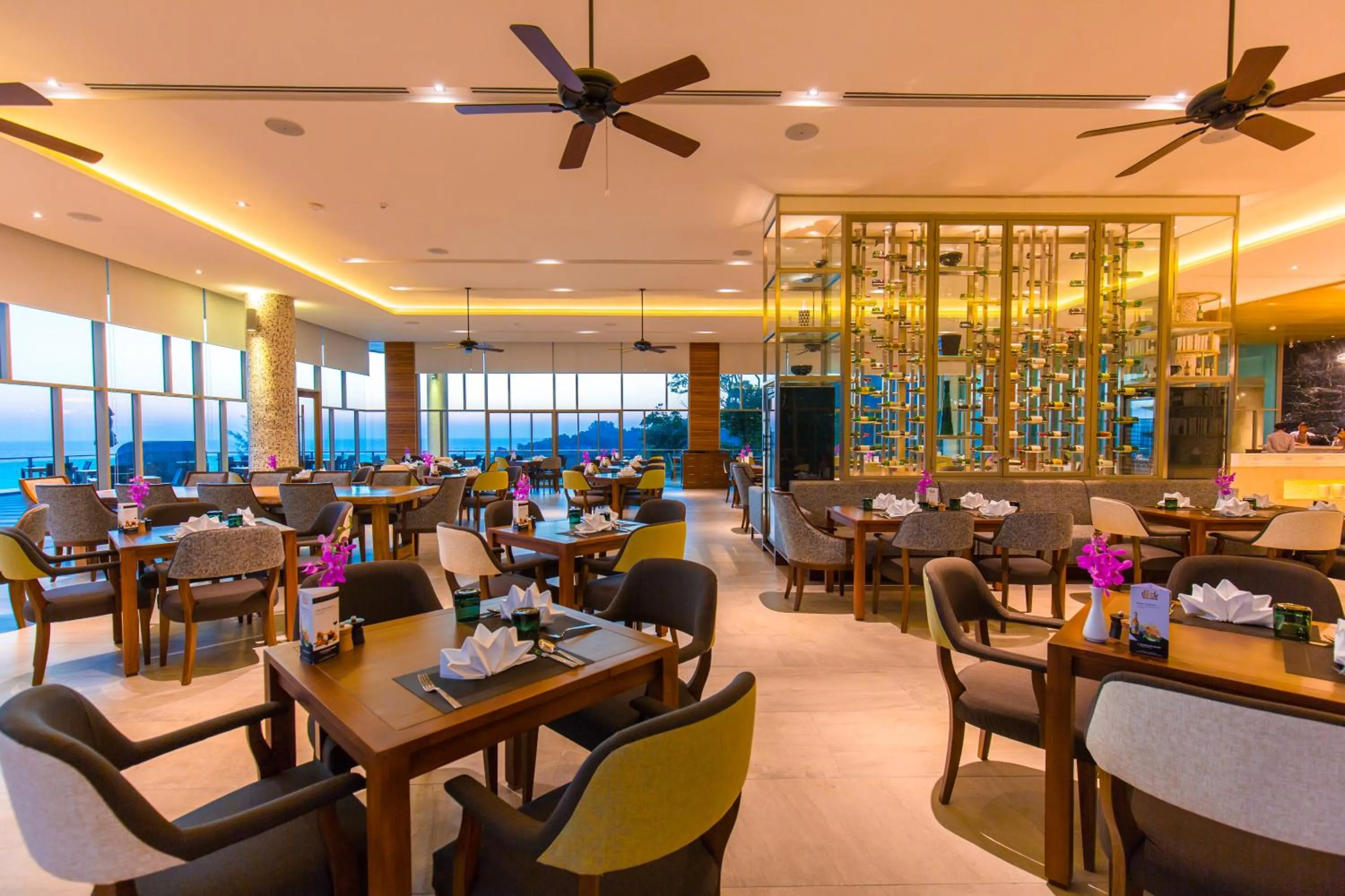 Restaurant/places to eat in Wyndham Grand Phuket Kalim Bay