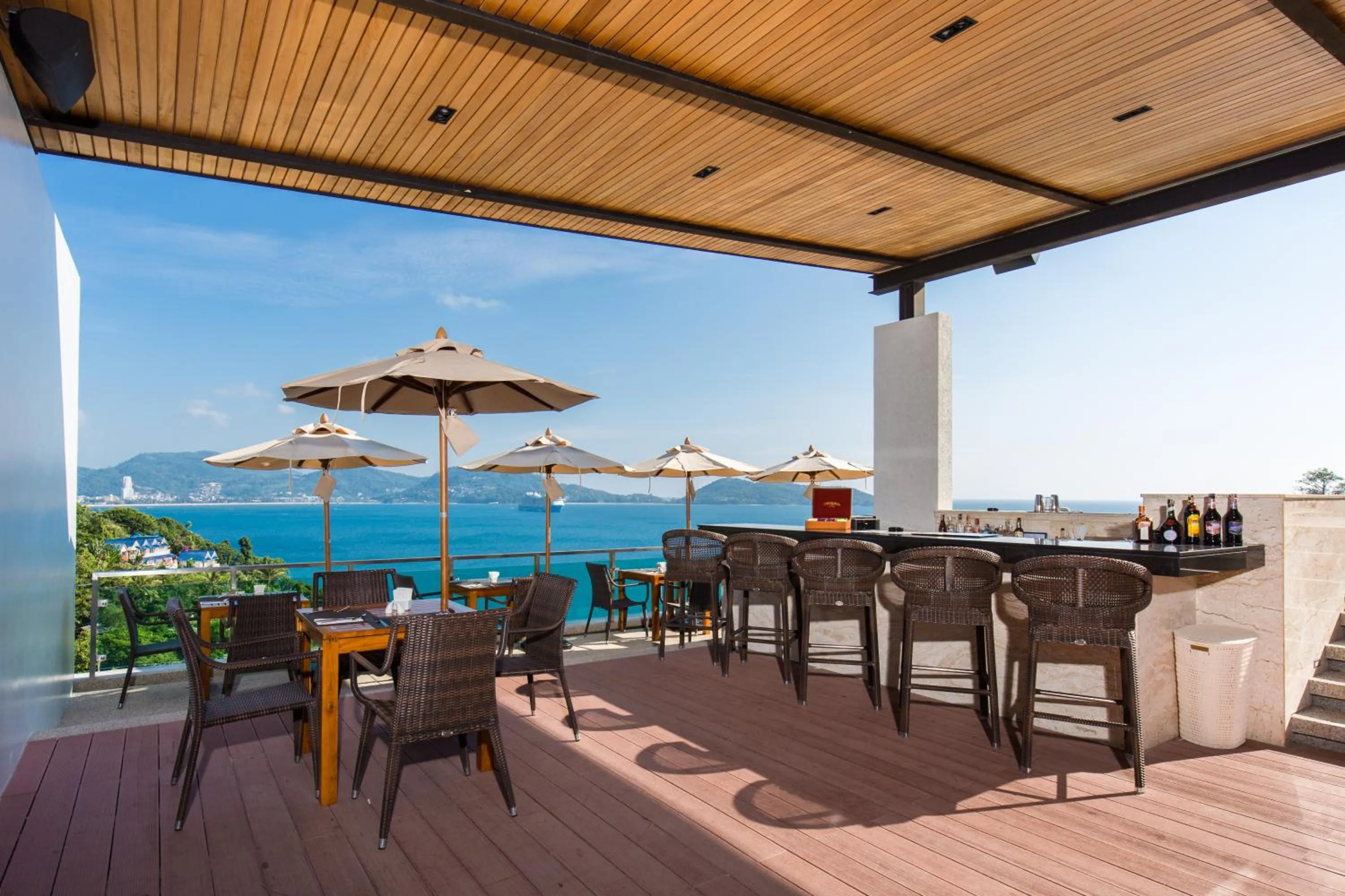 Lounge or bar in Wyndham Grand Phuket Kalim Bay