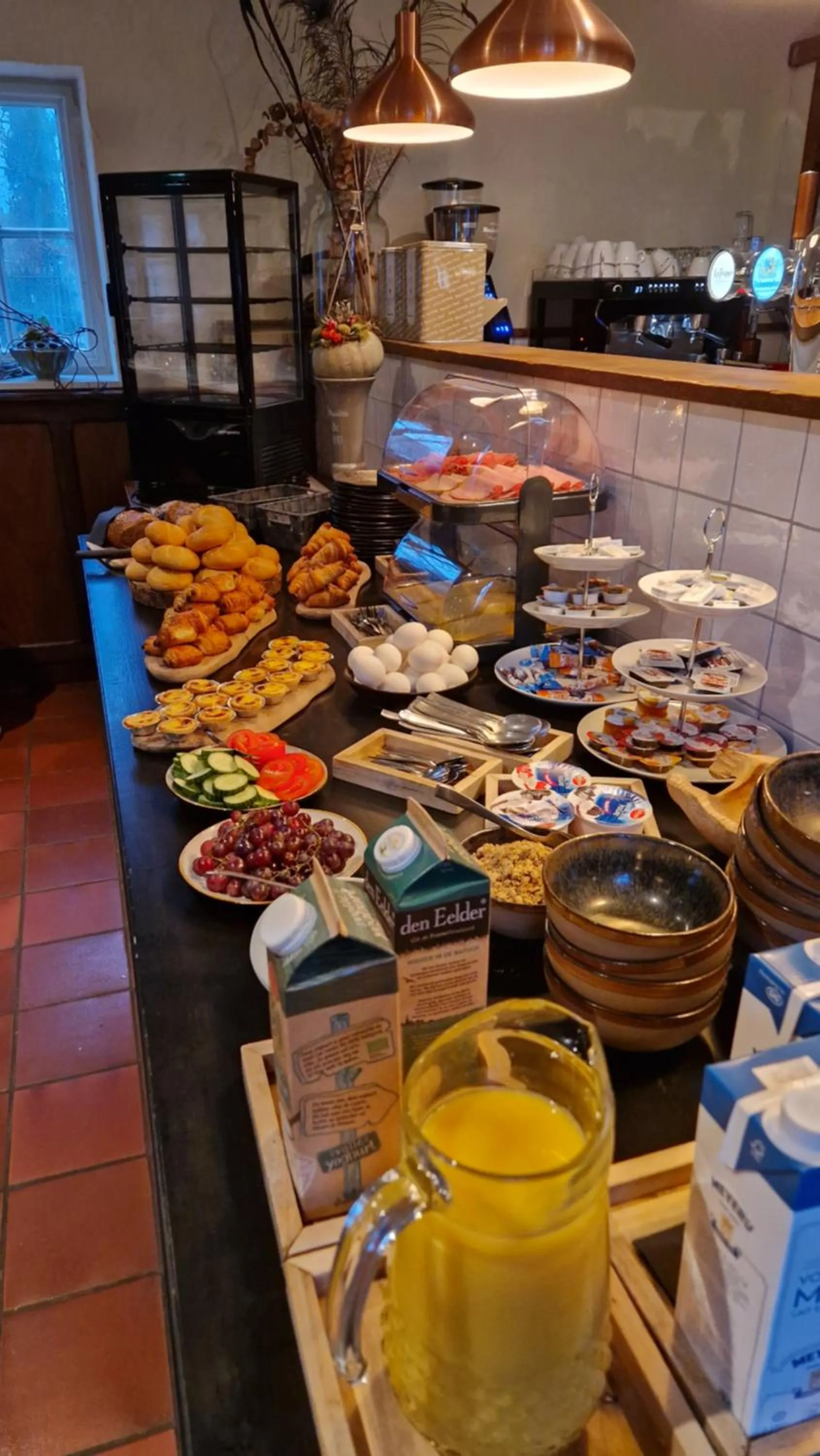 Buffet breakfast in Kasteel Aldenghoor