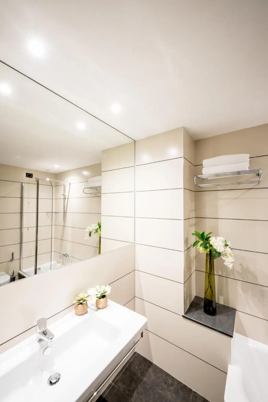 Other in Fuori le Mura